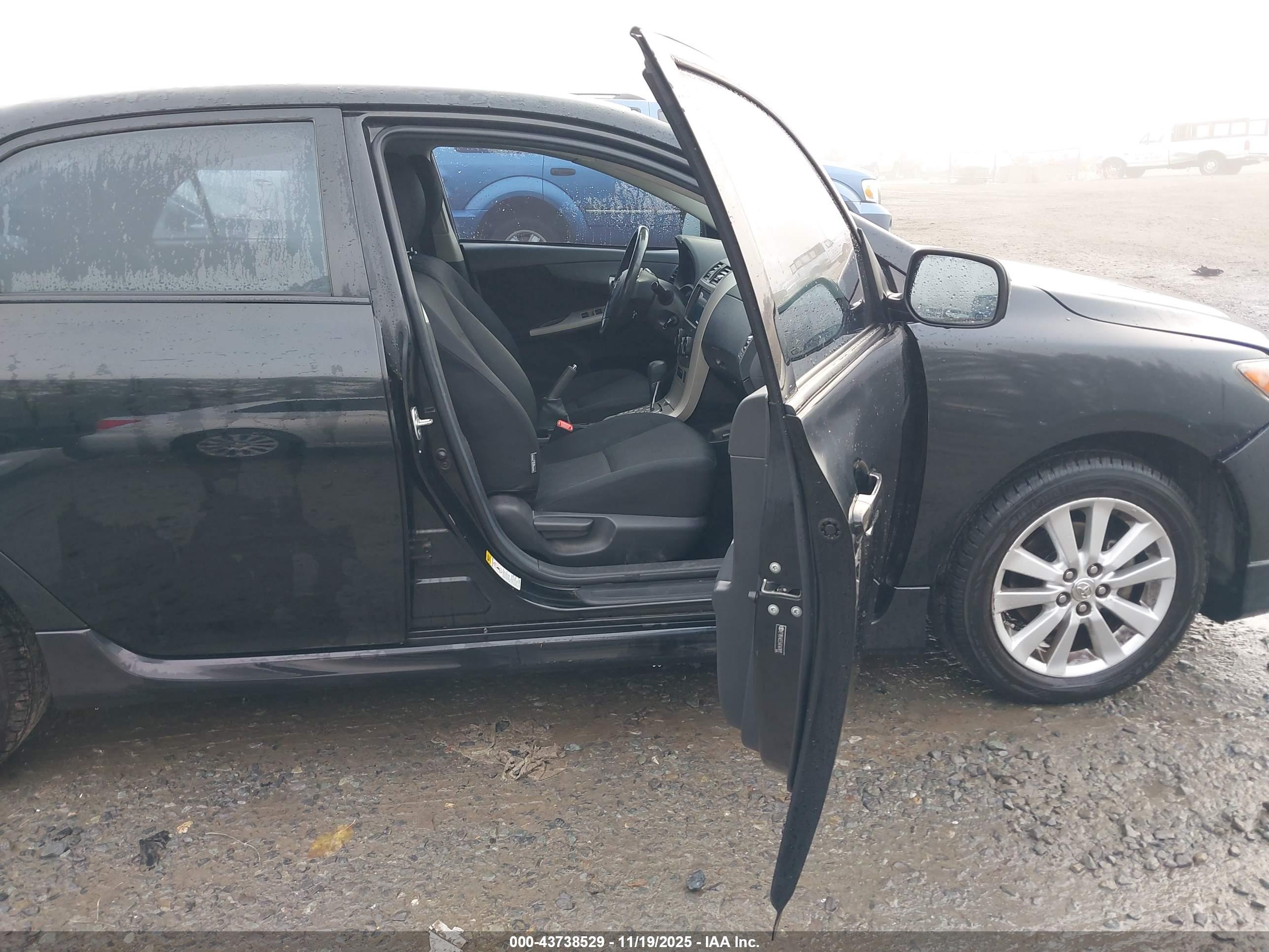 TOYOTA COROLLA image 5