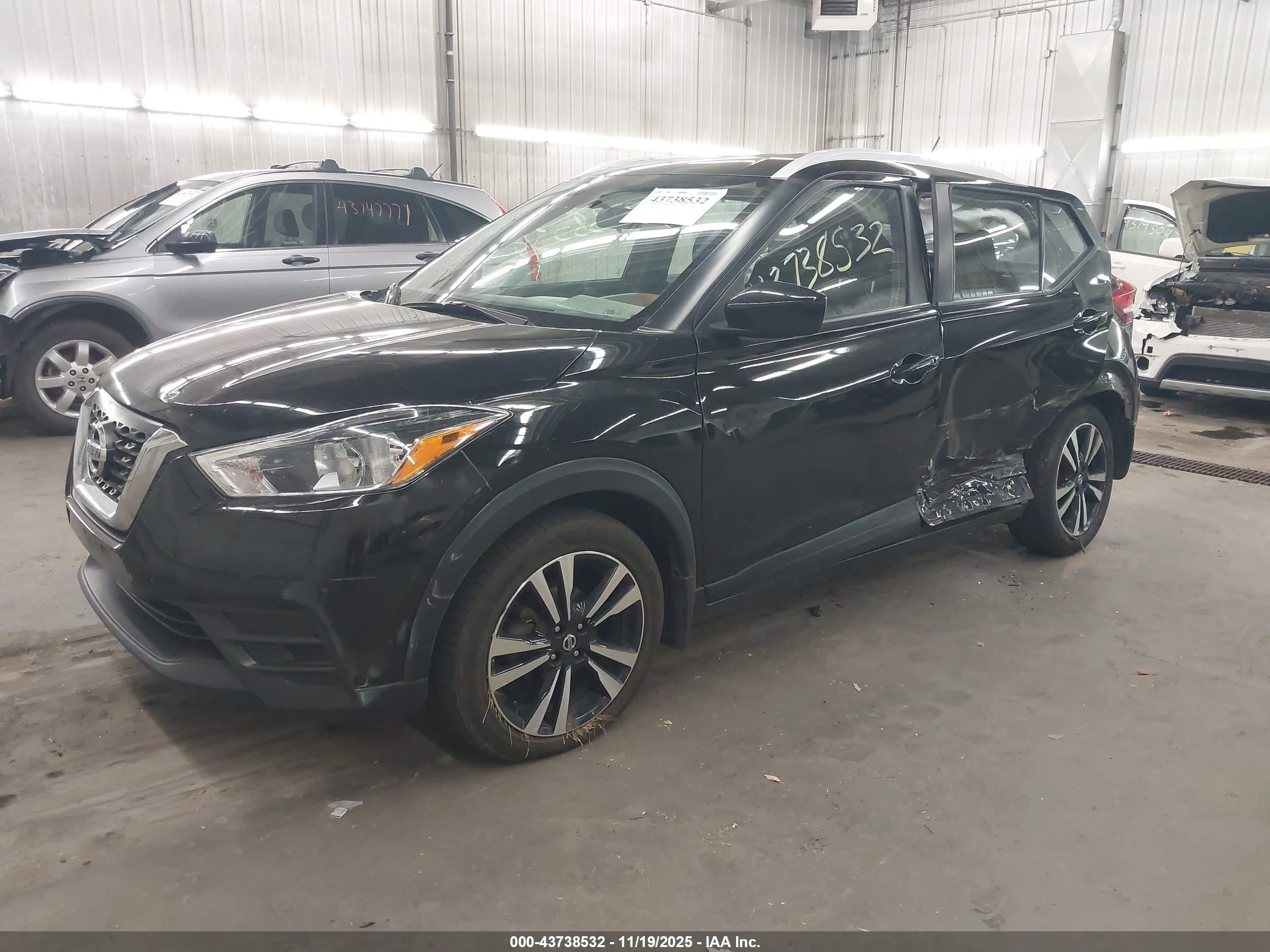 NISSAN KICKS image 2