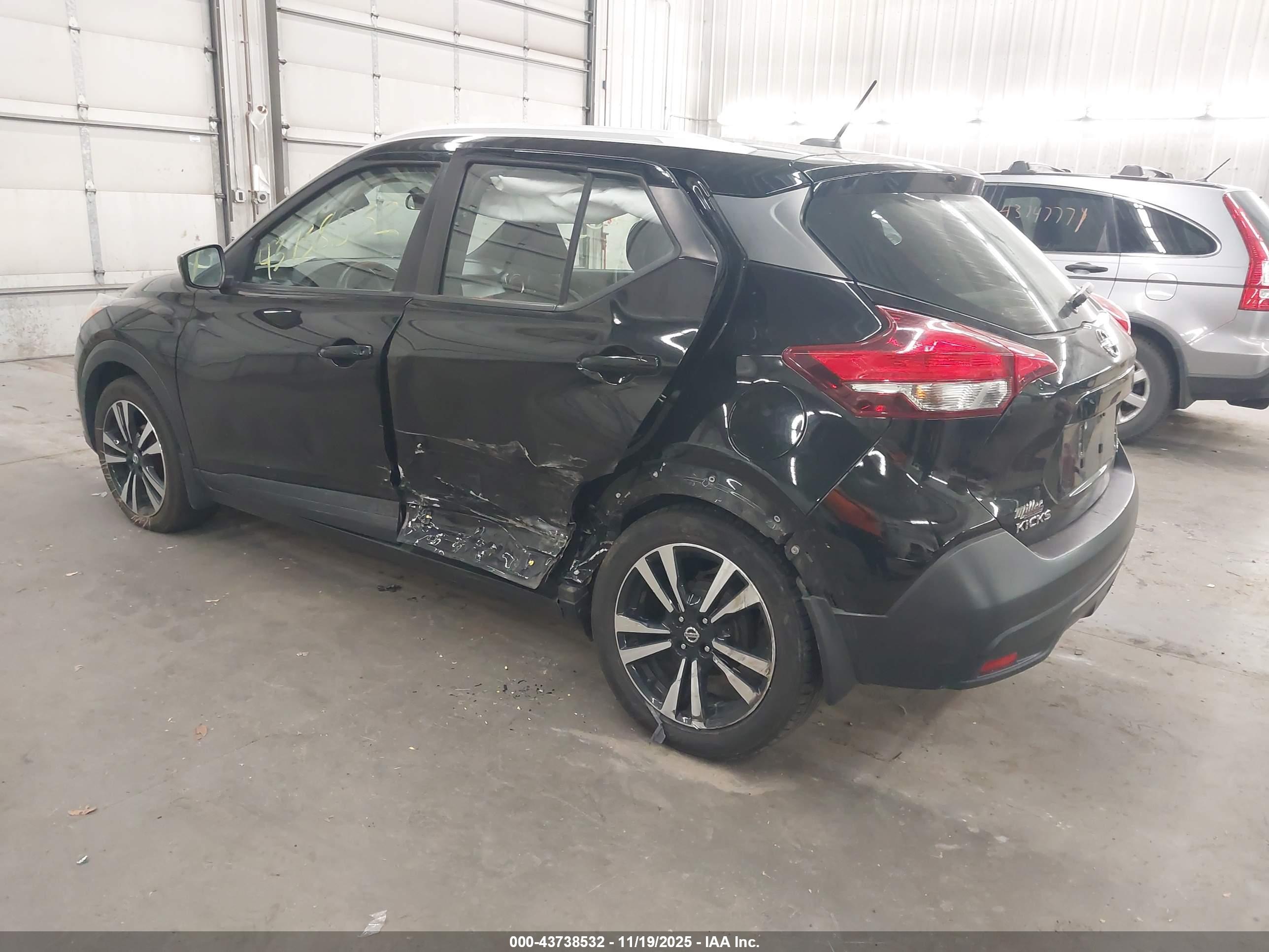 NISSAN KICKS image 3