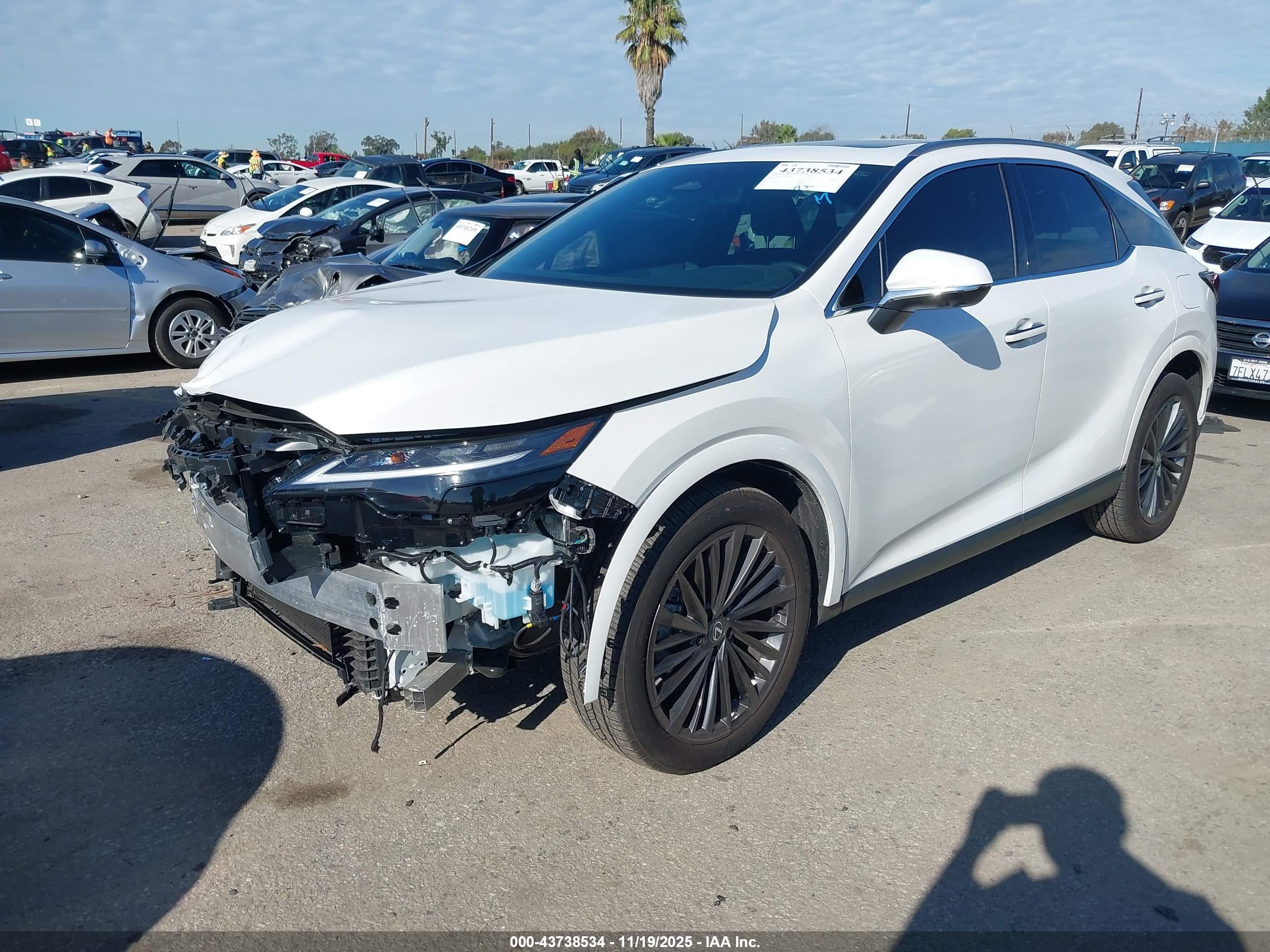 LEXUS RX image 2