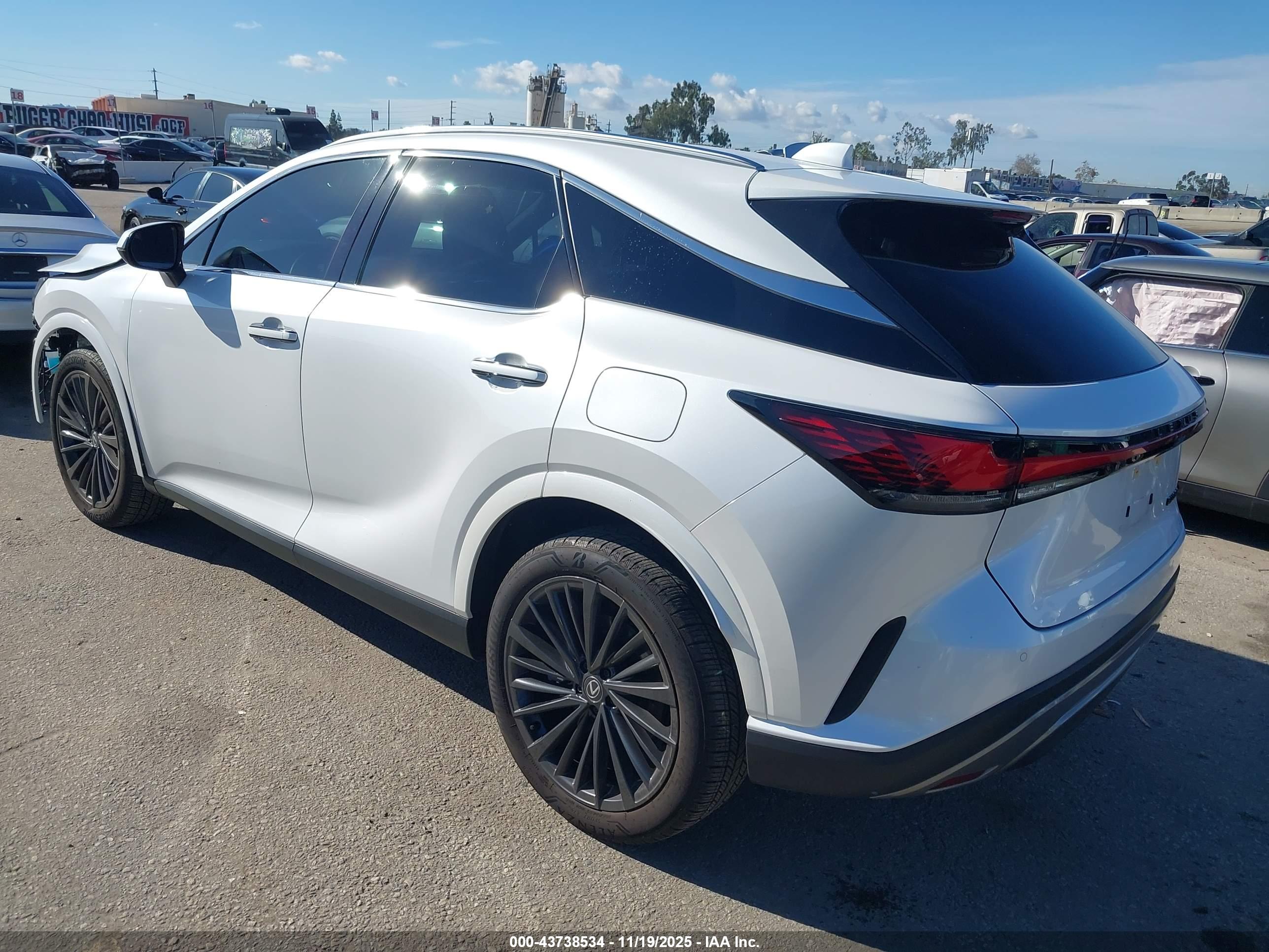 LEXUS RX image 3