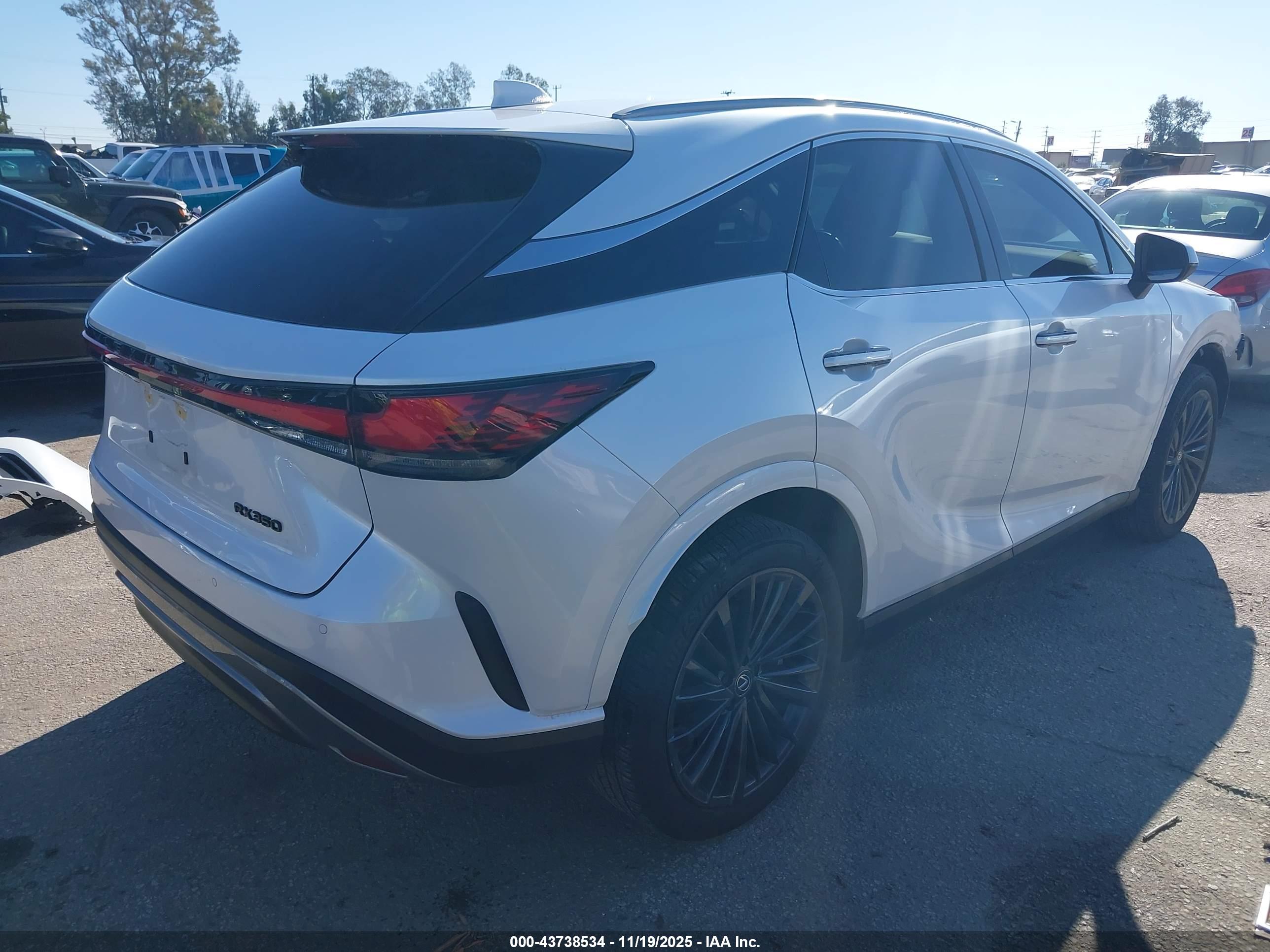 LEXUS RX image 4