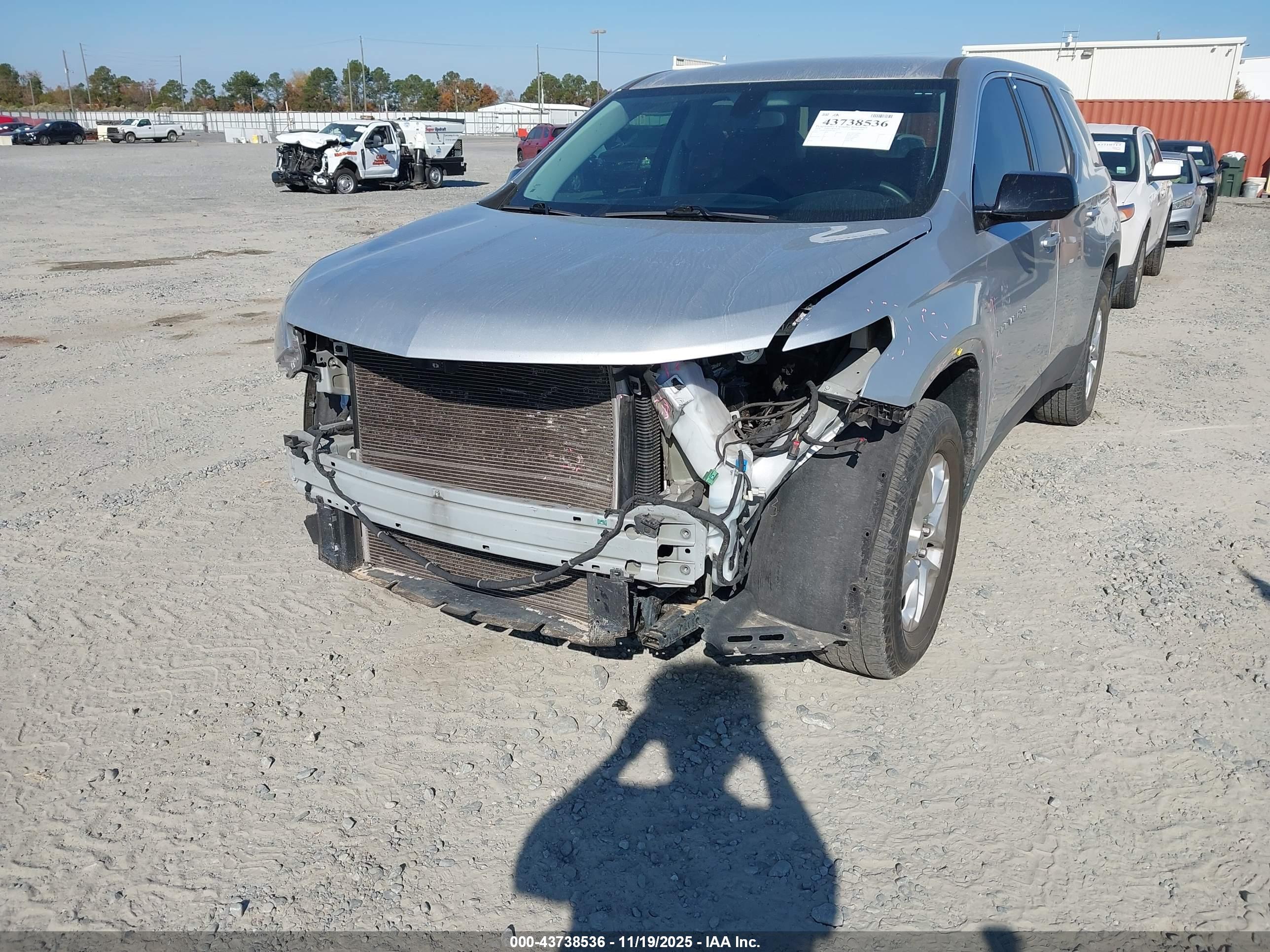 CHEVROLET TRAVERSE image 6
