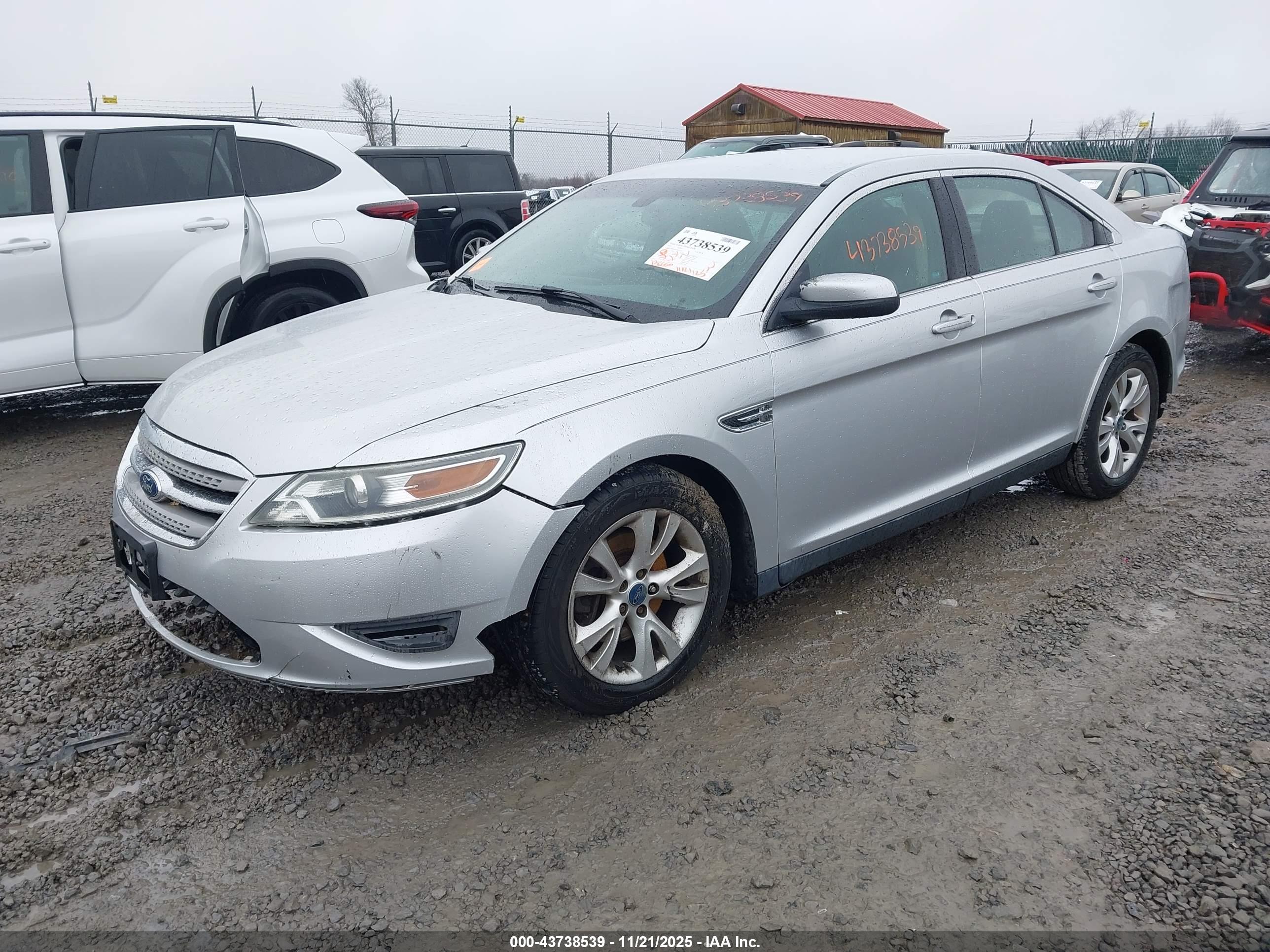 FORD TAURUS image 2