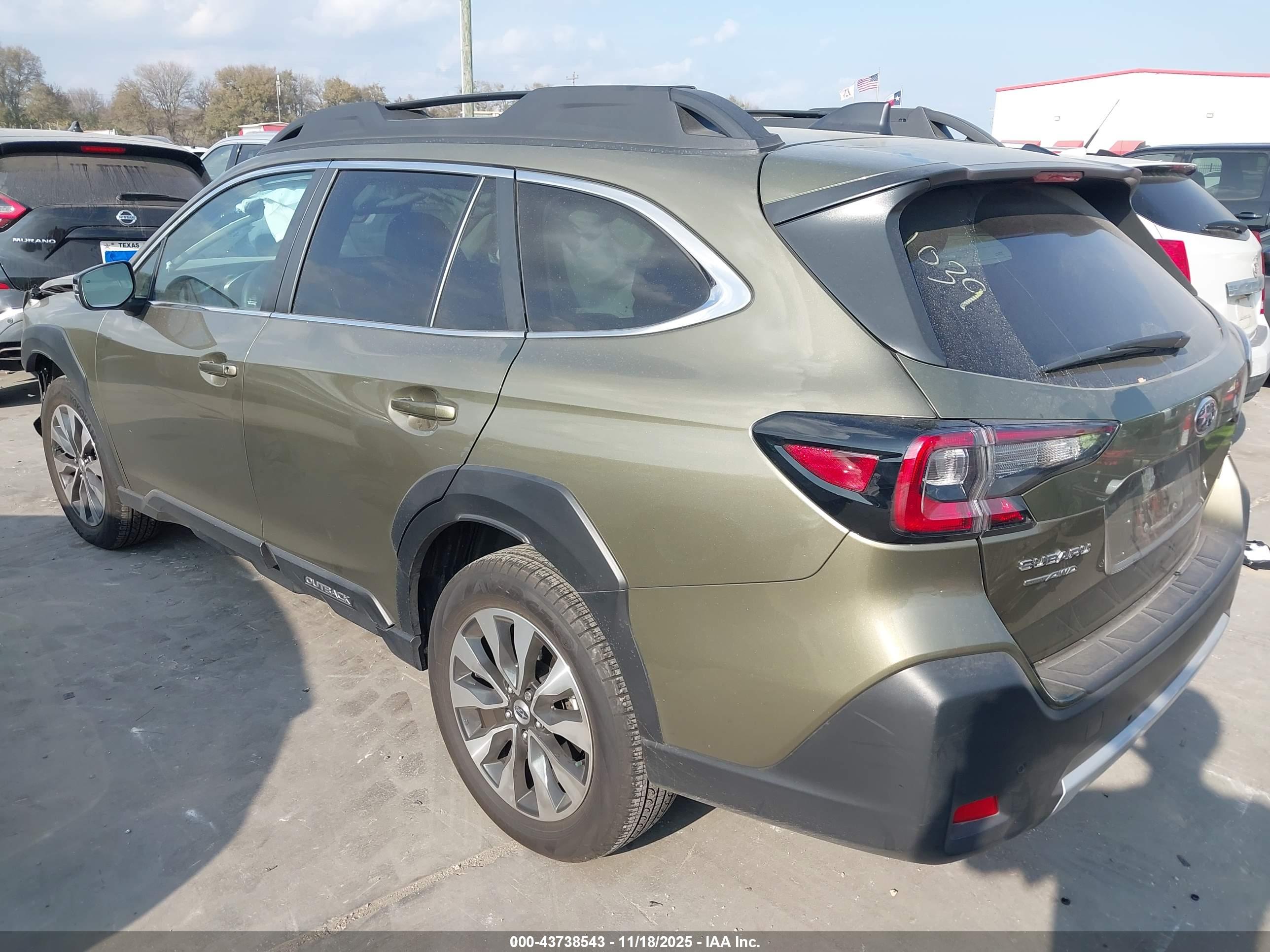 SUBARU OUTBACK image 3