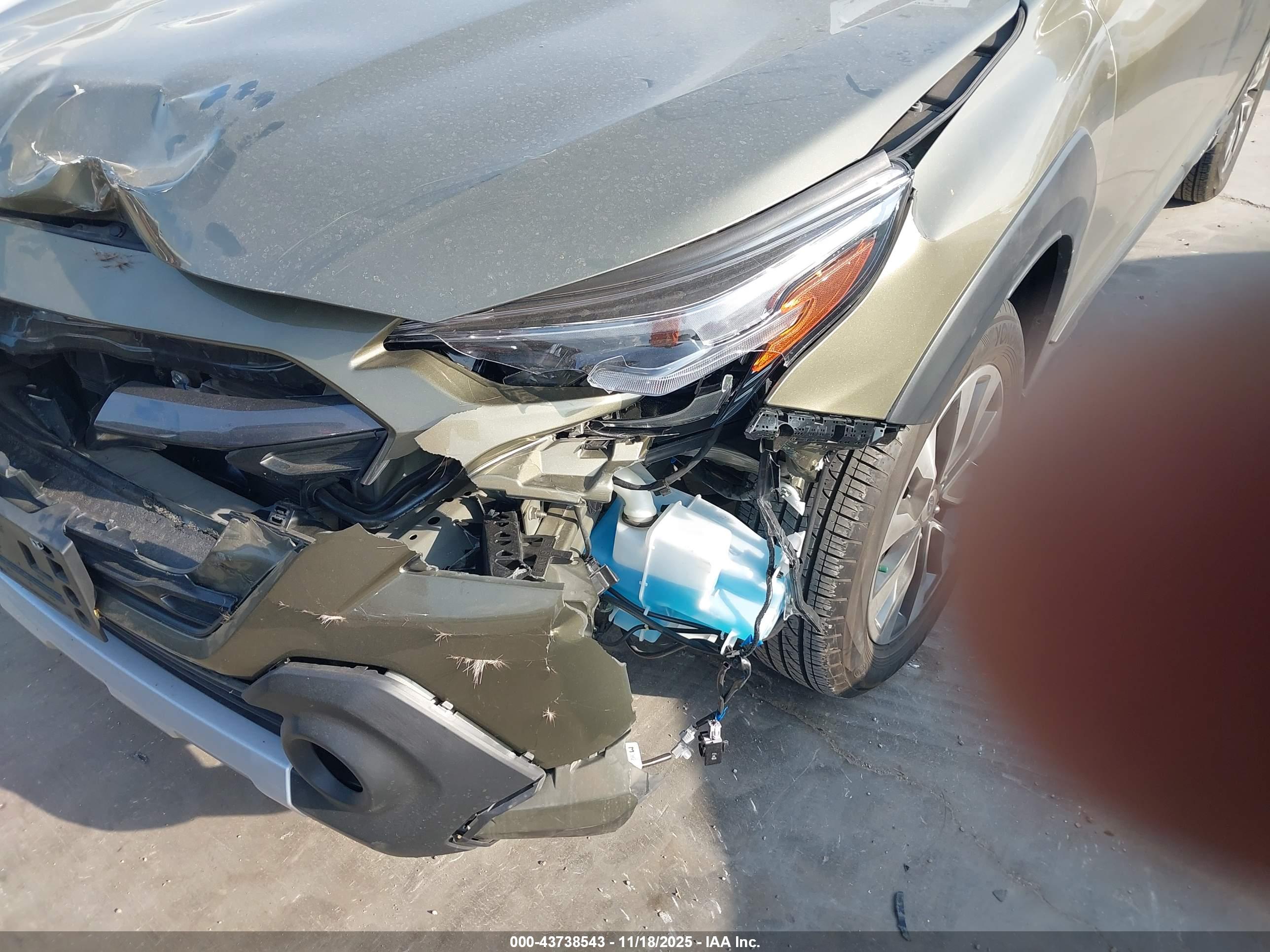 SUBARU OUTBACK image 6