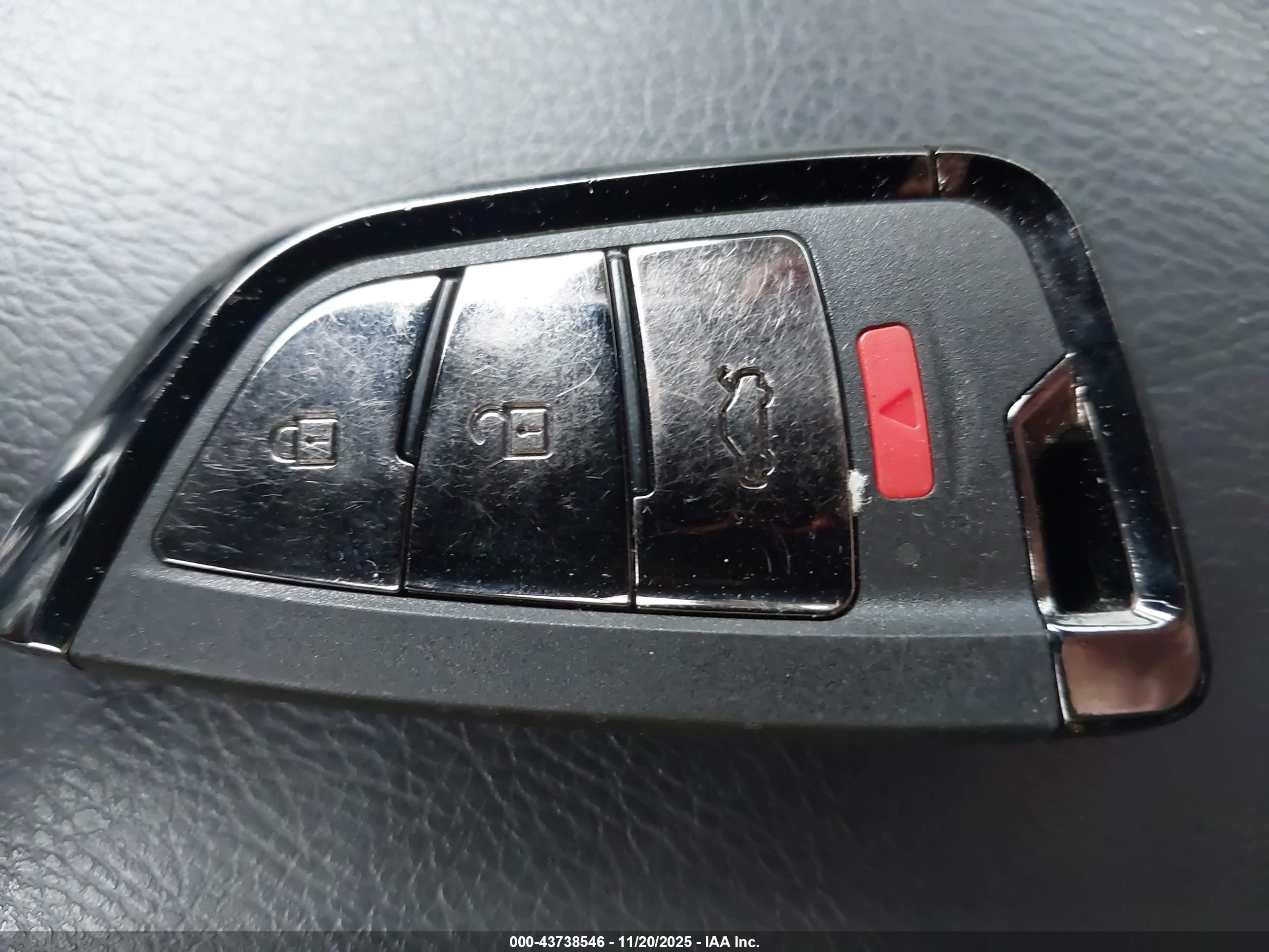 NISSAN MAXIMA image 11