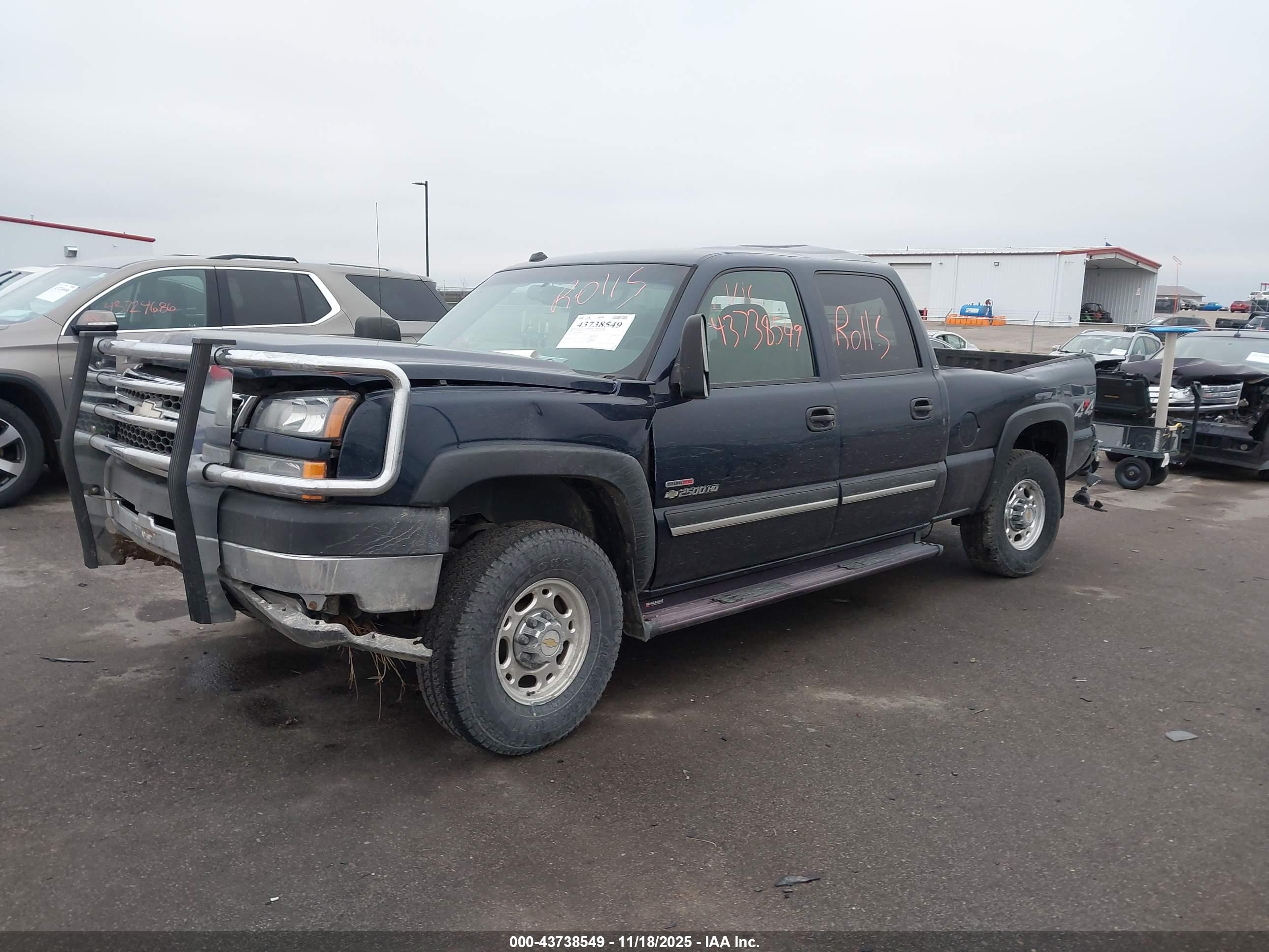 CHEVROLET SILVERADO image 2