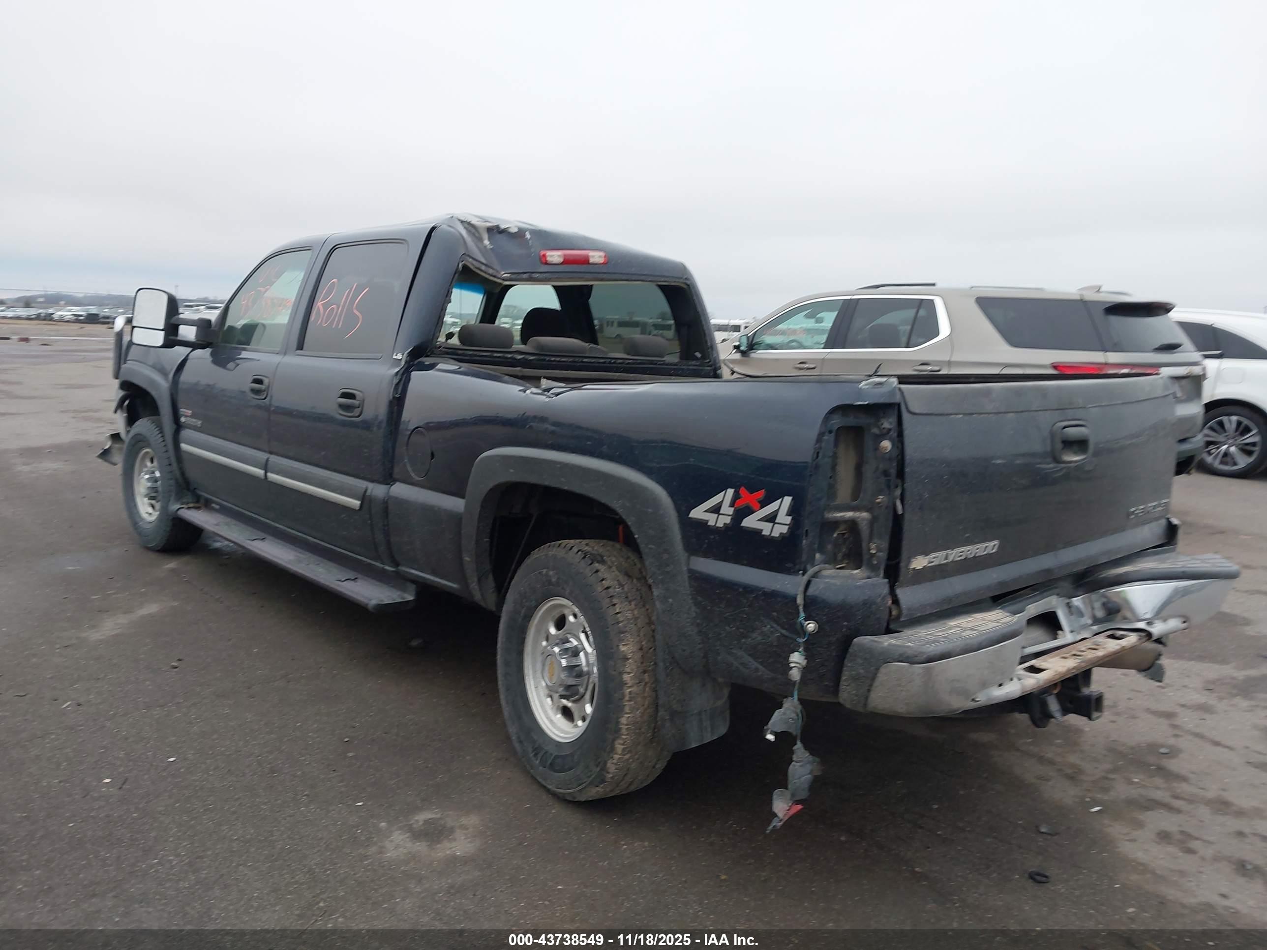CHEVROLET SILVERADO image 3