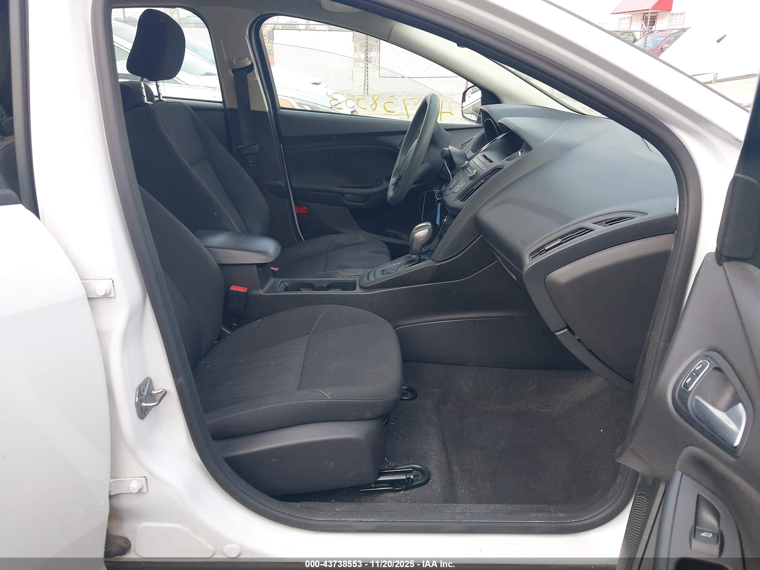 FORD FOCUS image 5