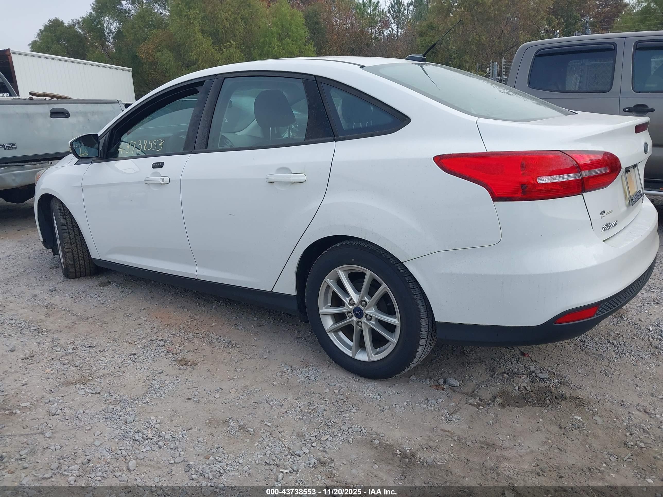 FORD FOCUS image 6