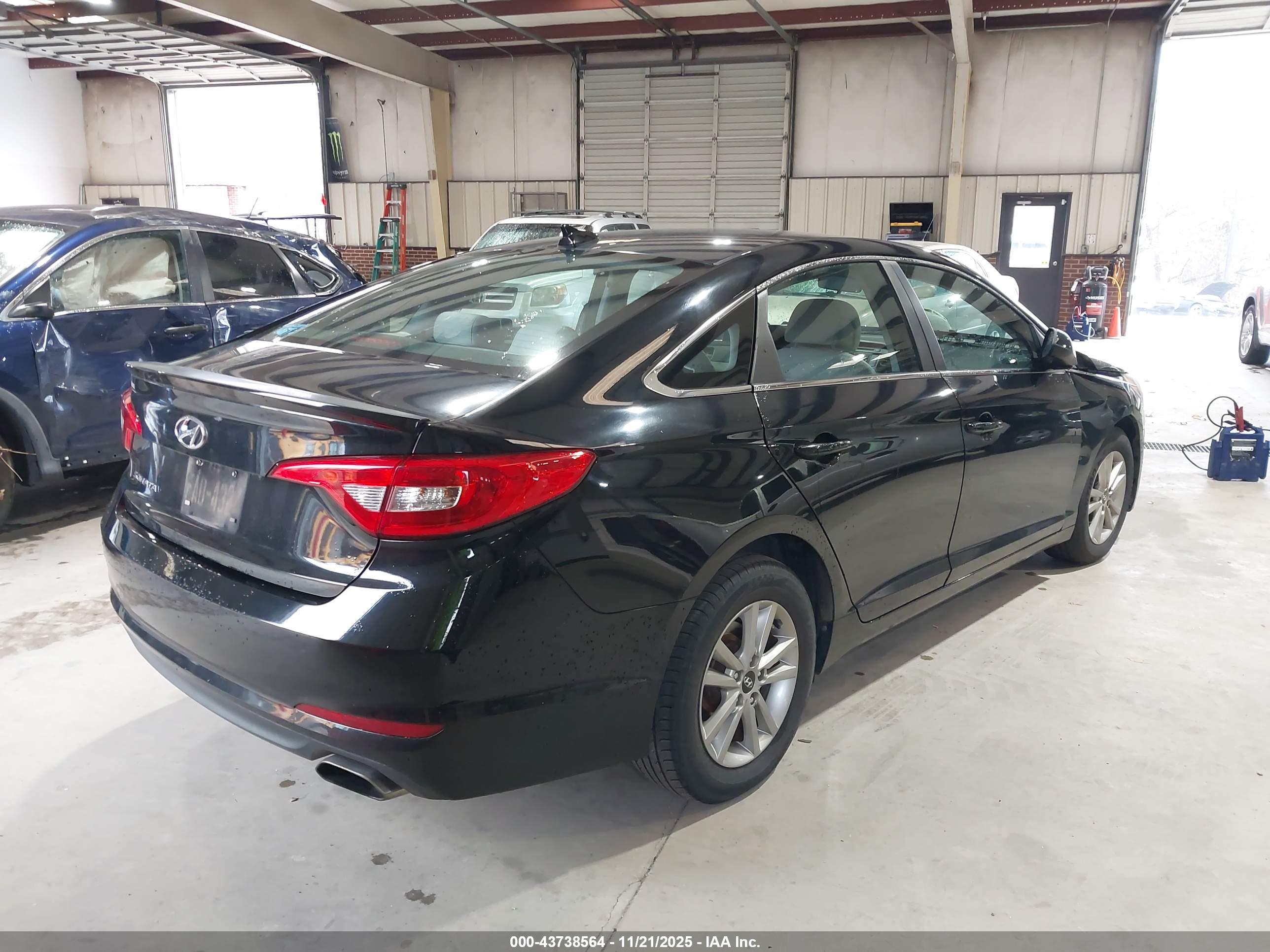 HYUNDAI SONATA image 4