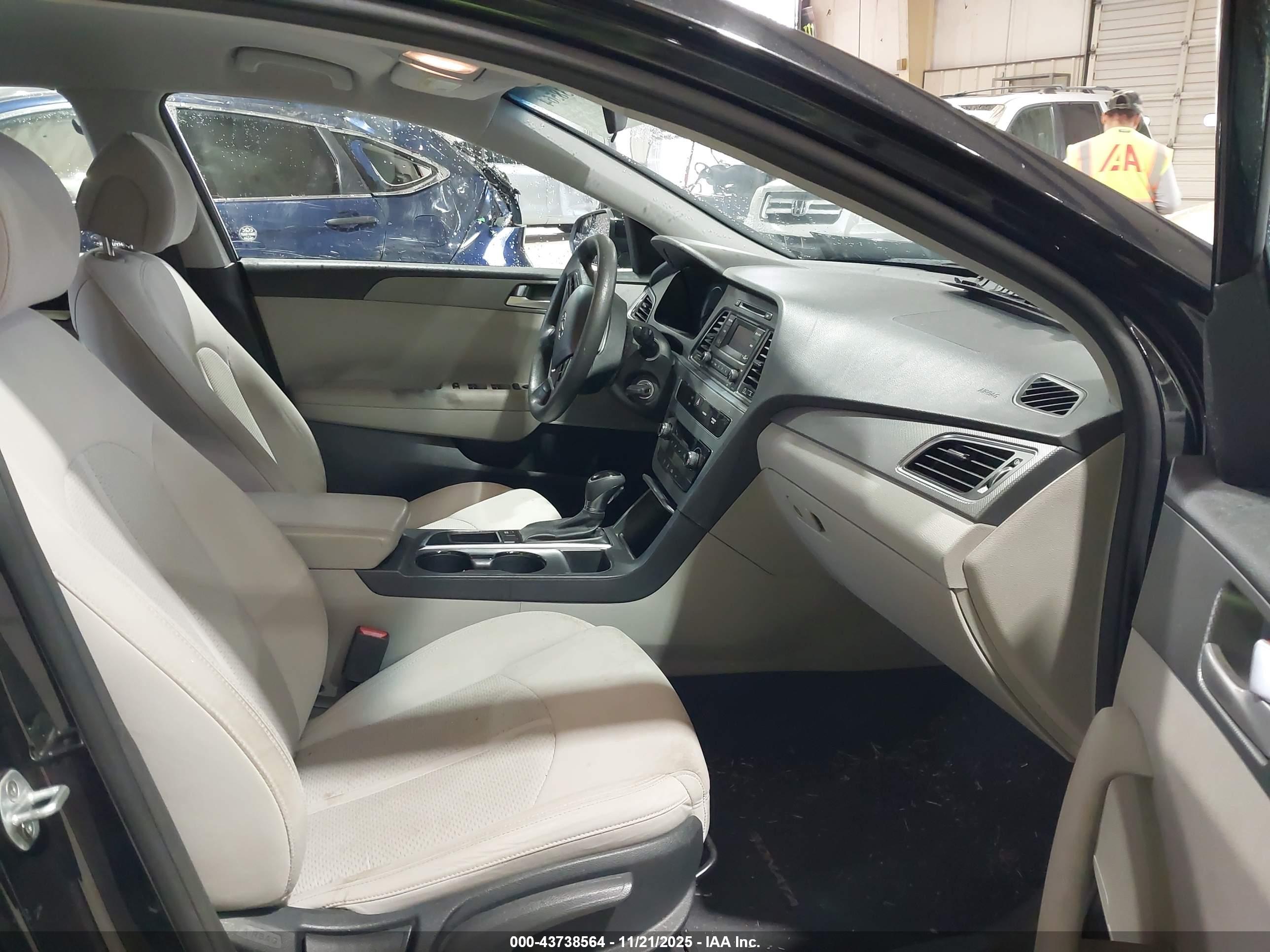 HYUNDAI SONATA image 5
