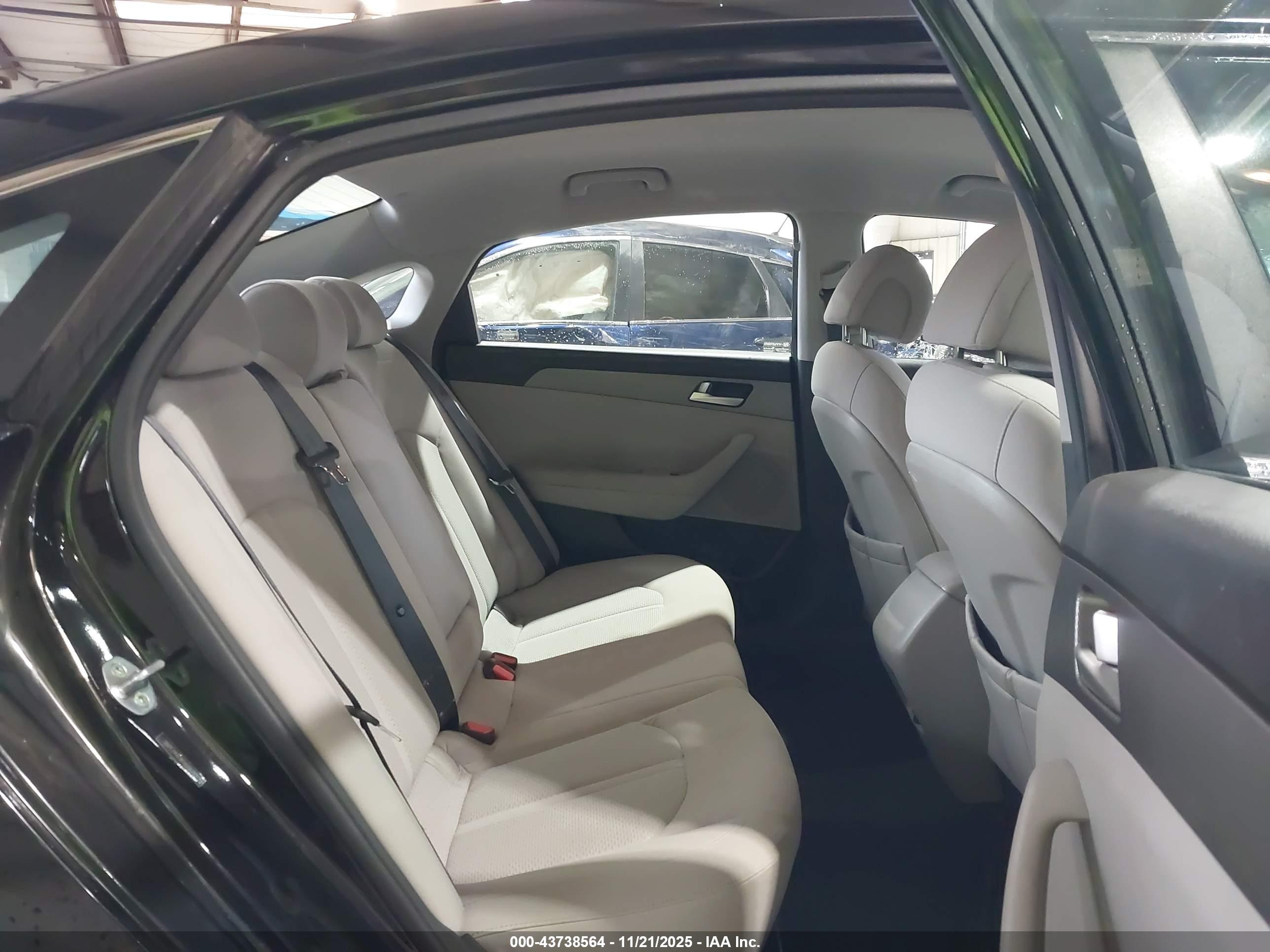 HYUNDAI SONATA image 8