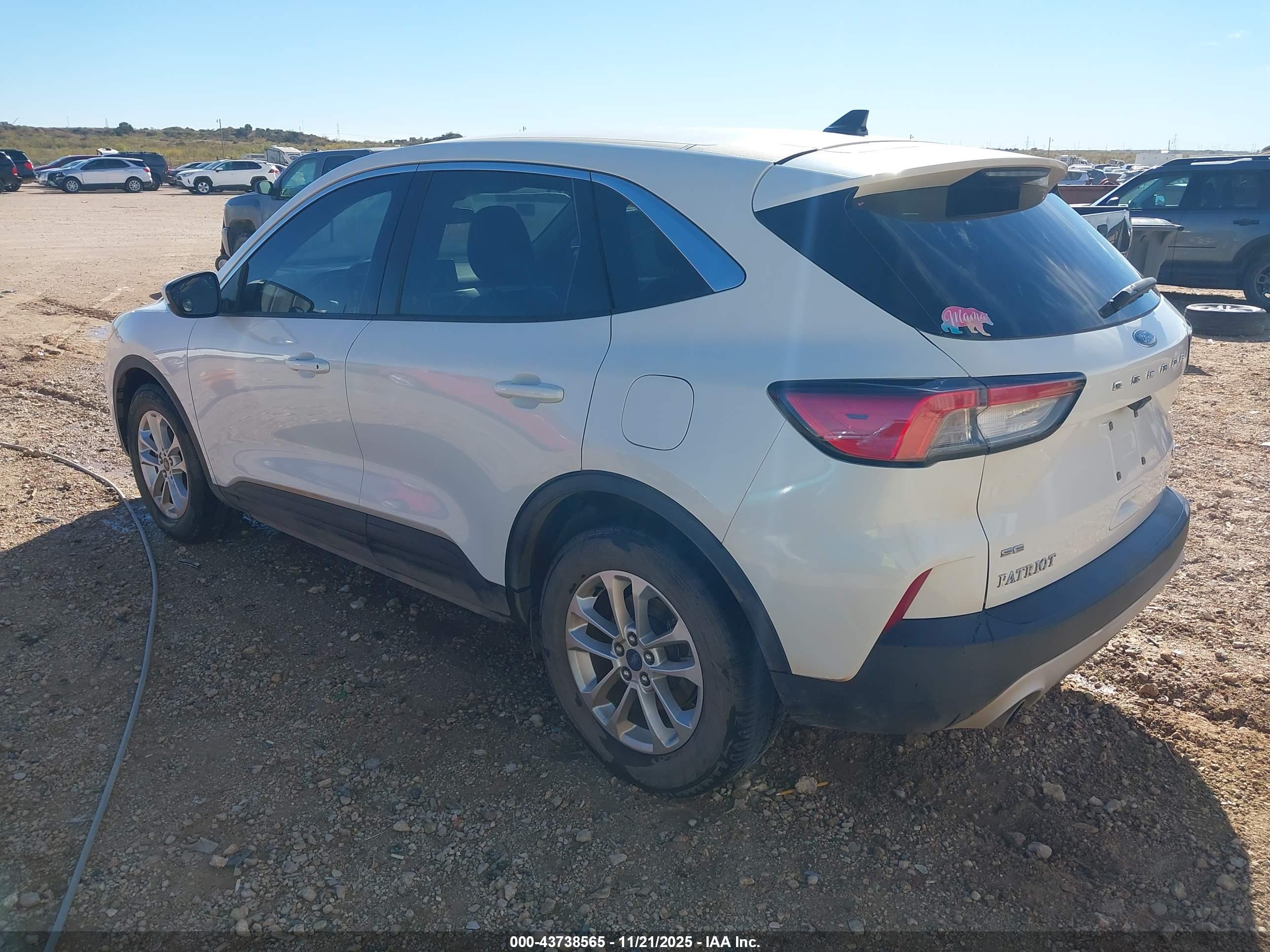 FORD ESCAPE image 3