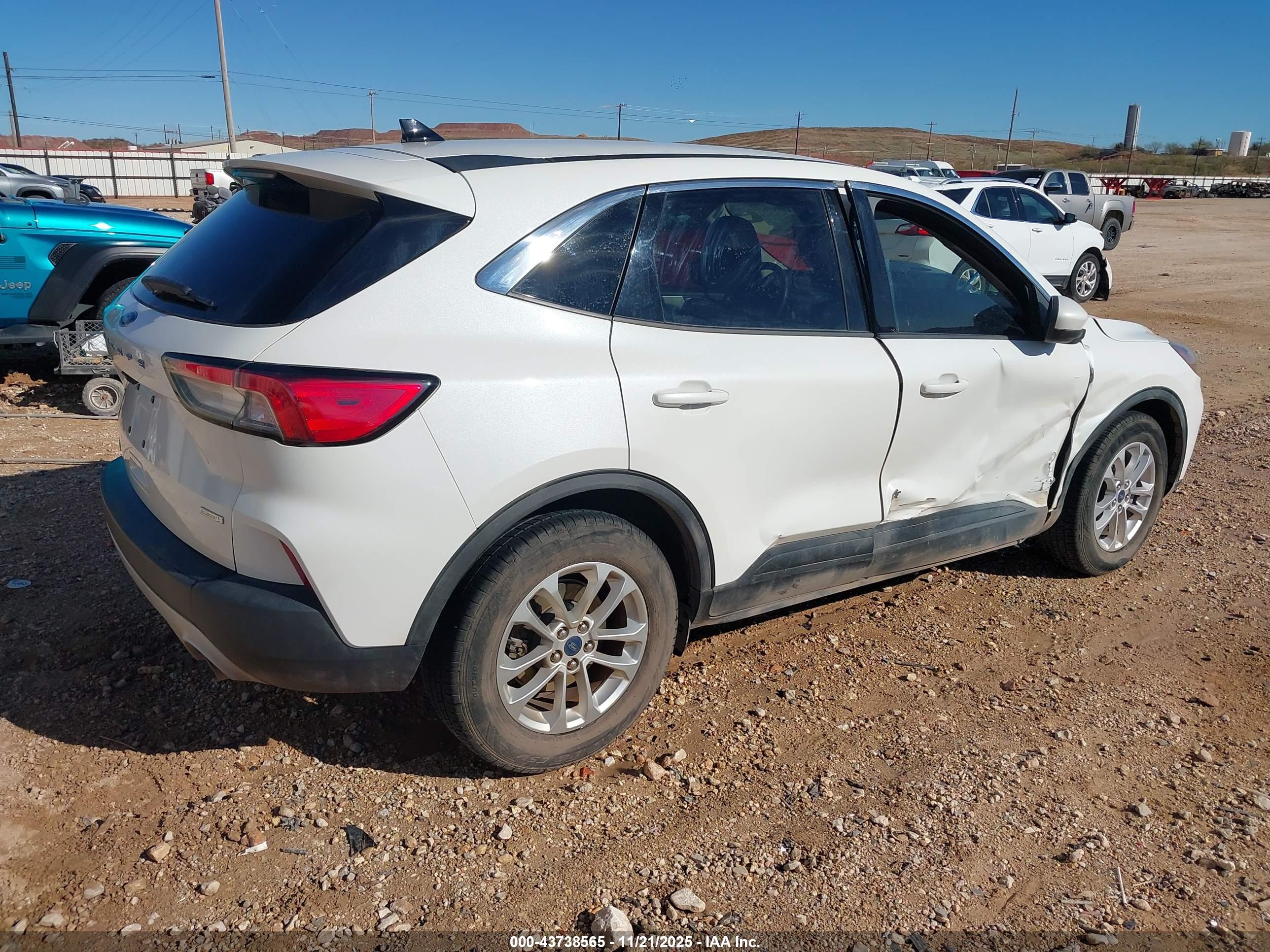 FORD ESCAPE image 4