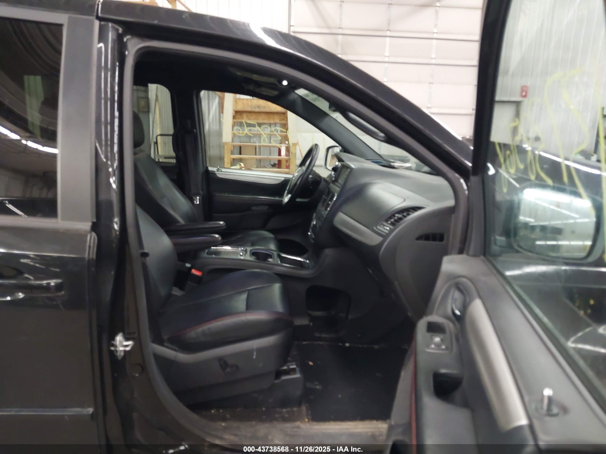 DODGE GRAND image 5