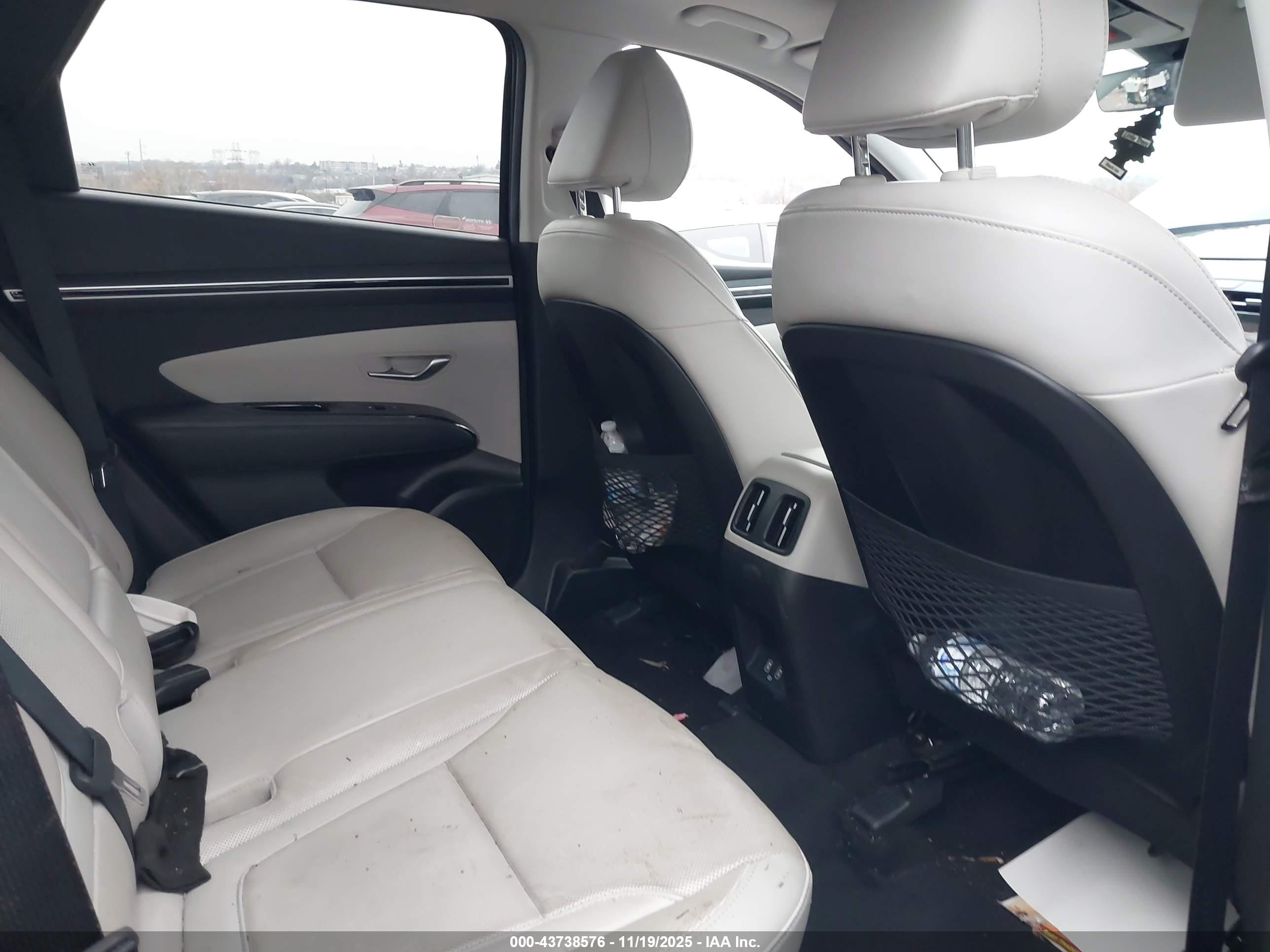 HYUNDAI TUCSON image 8