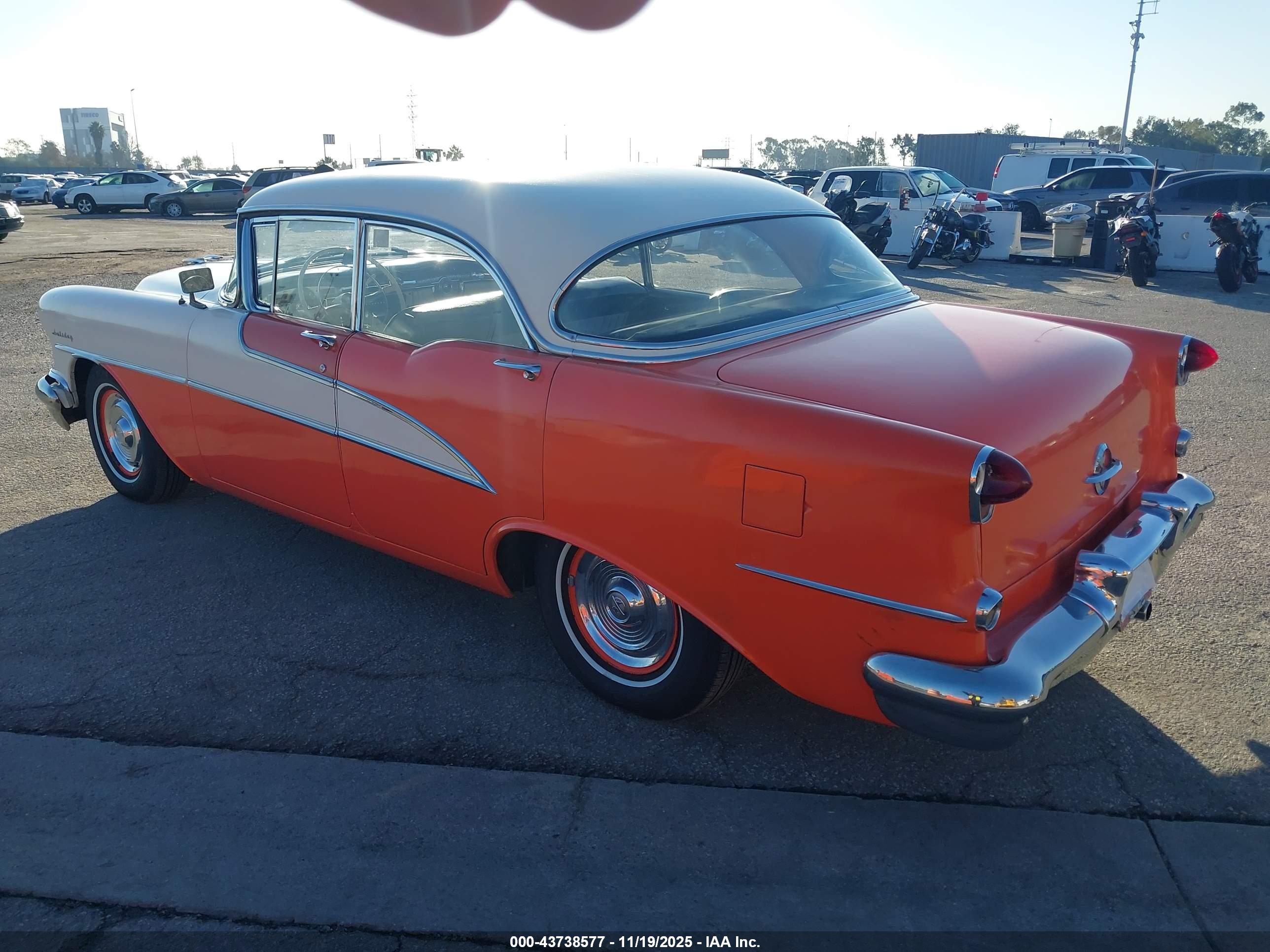 OLDSMOBILE HOLIDAY image 3