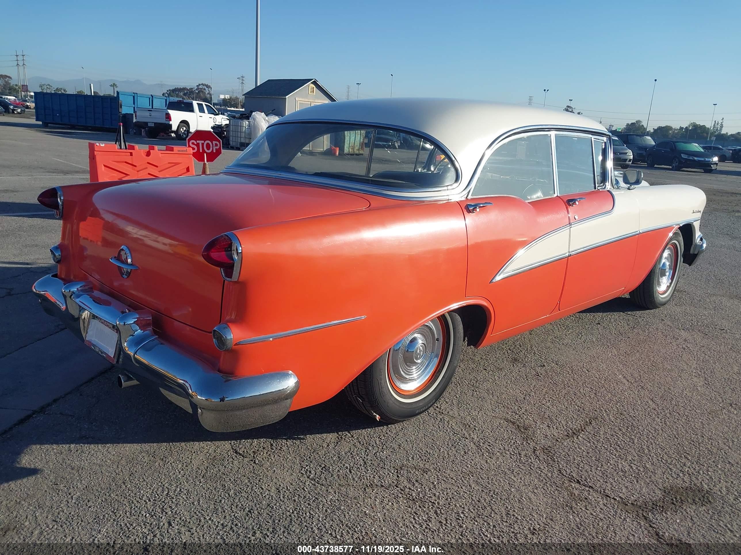 OLDSMOBILE HOLIDAY image 4