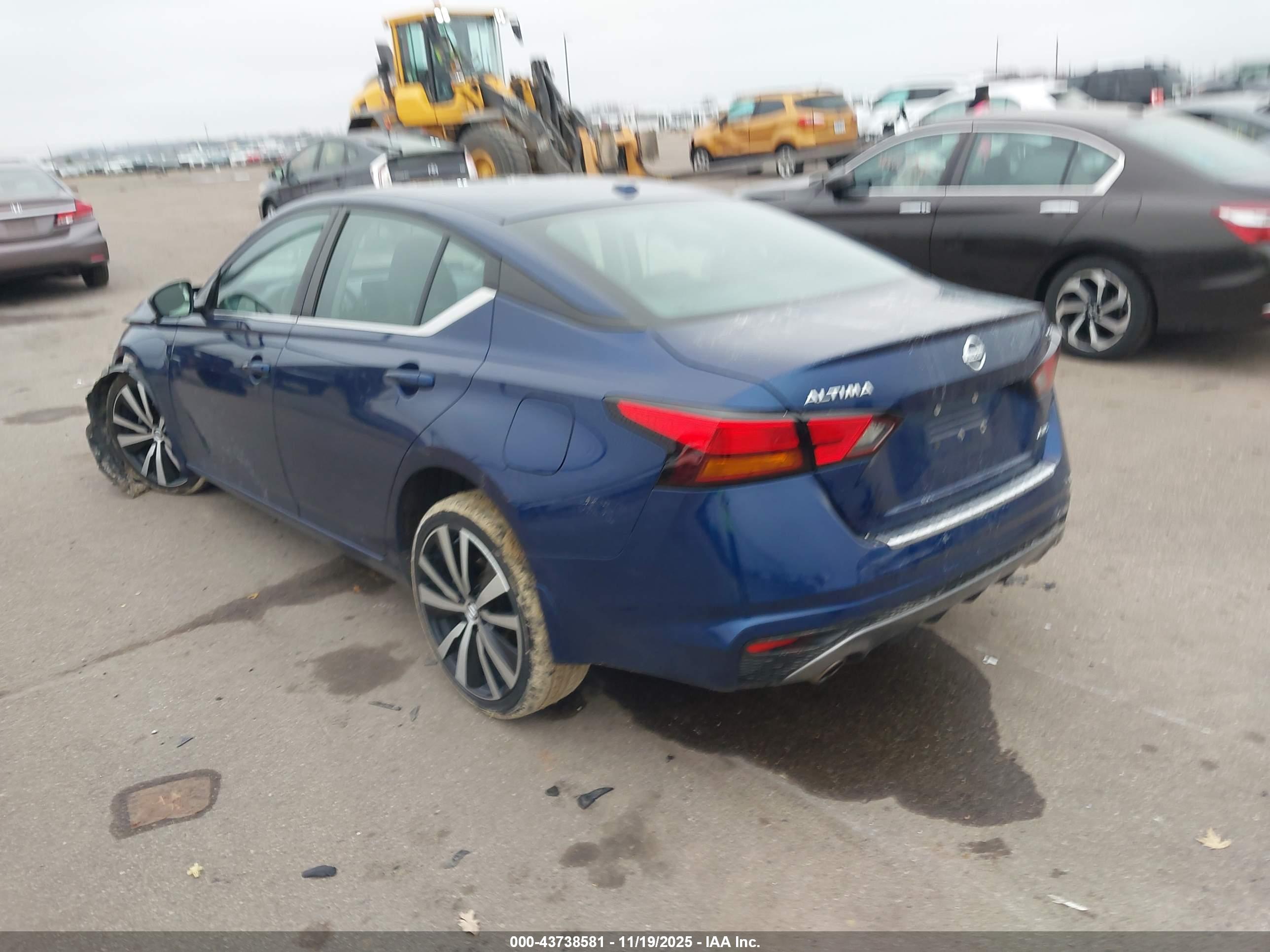 NISSAN ALTIMA image 3