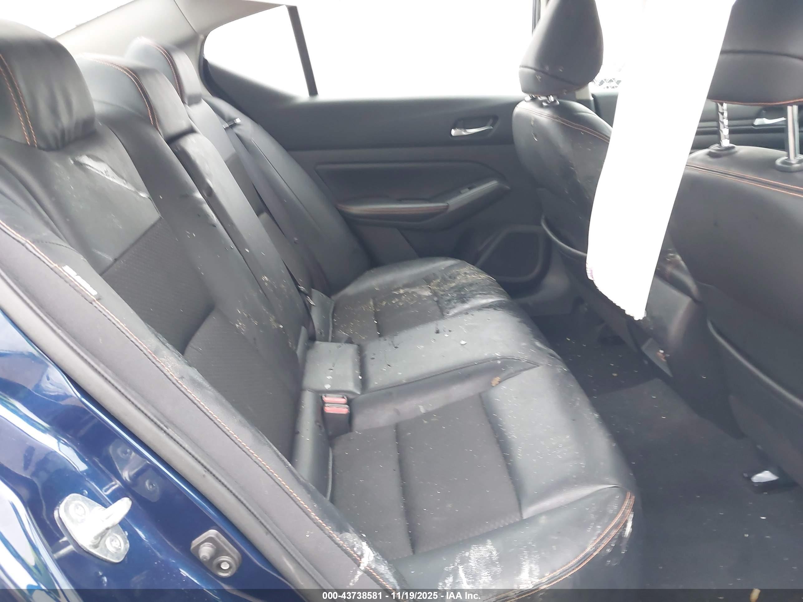 NISSAN ALTIMA image 8
