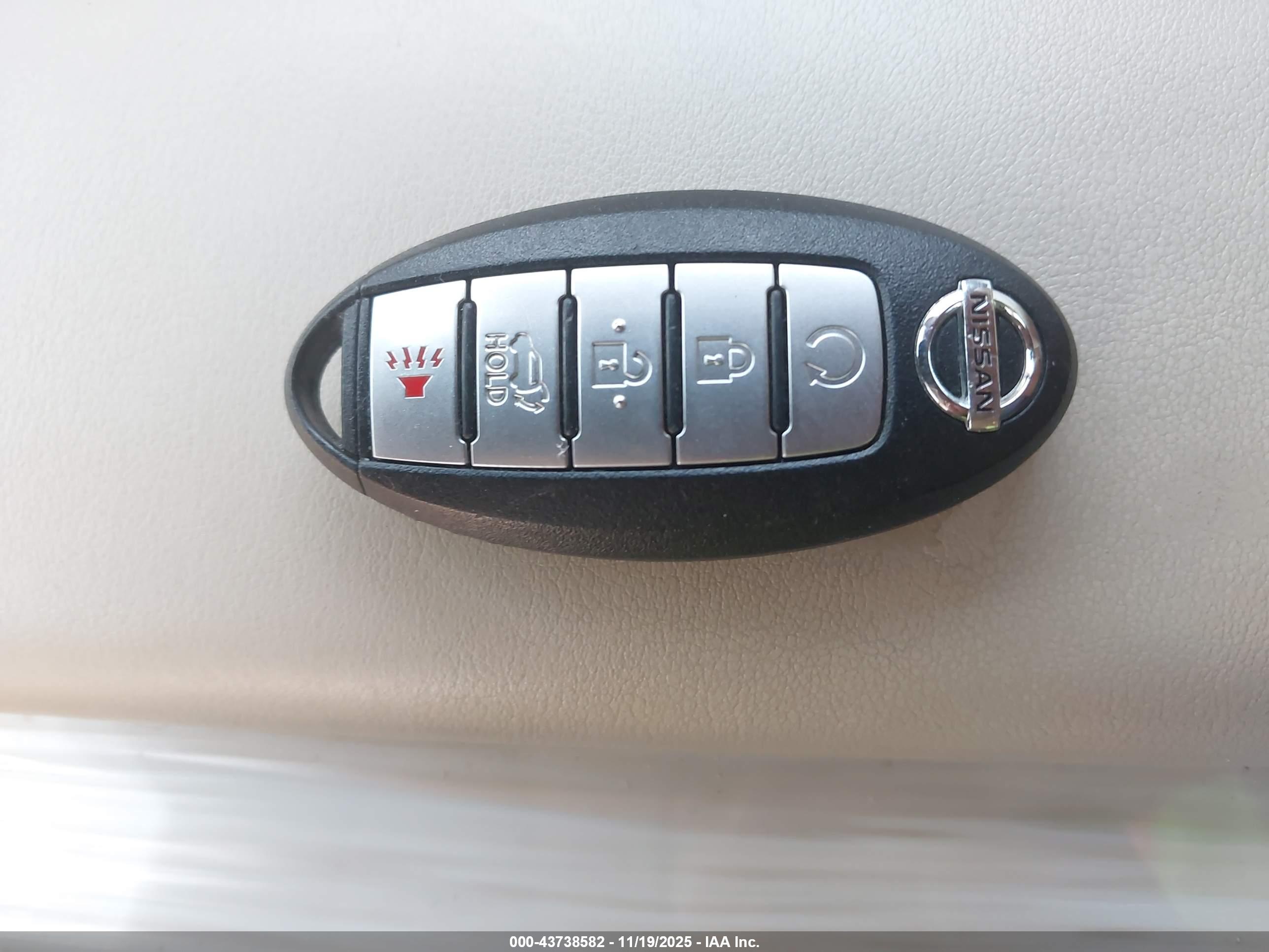 NISSAN MURANO image 11