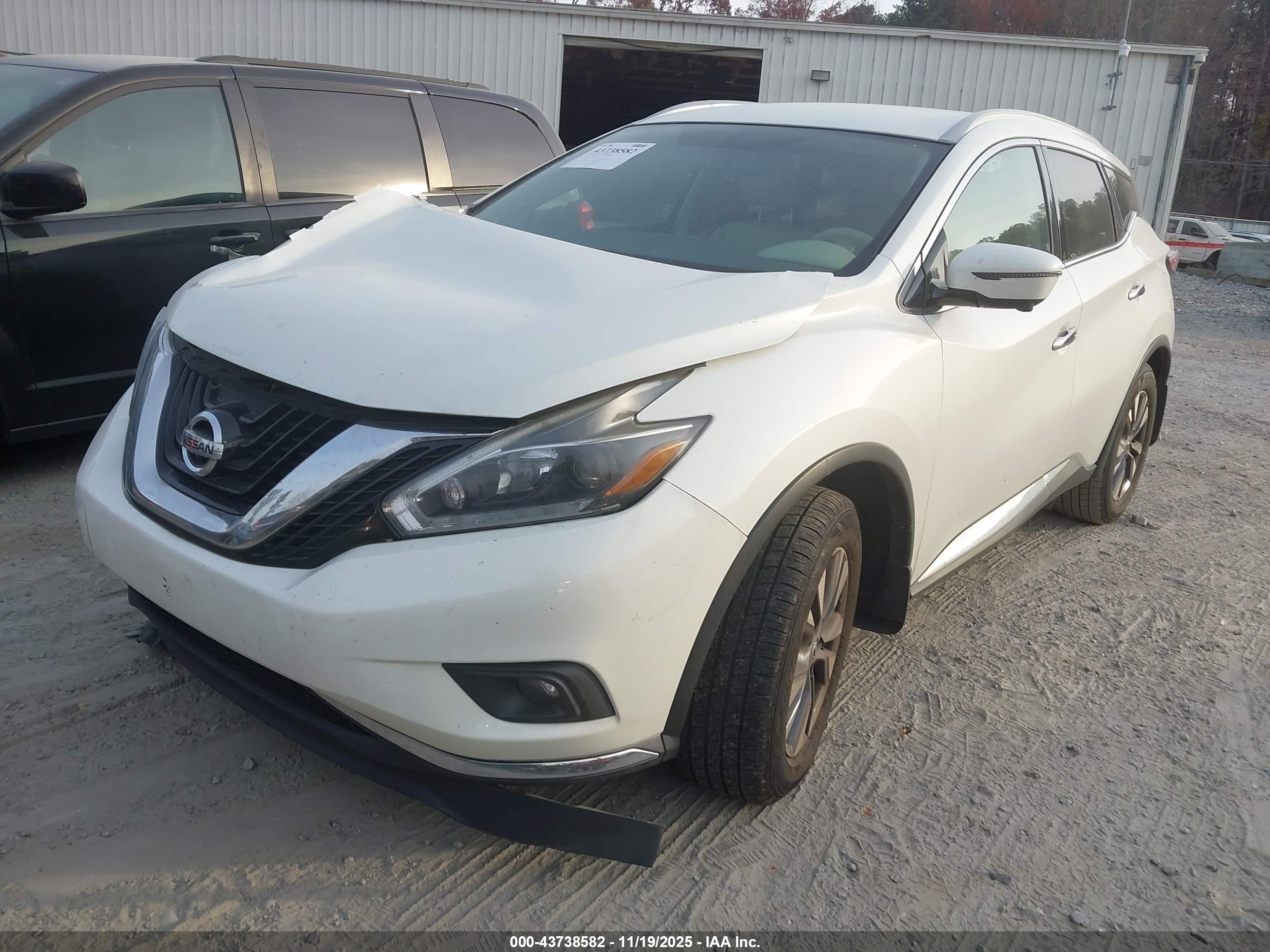NISSAN MURANO image 2