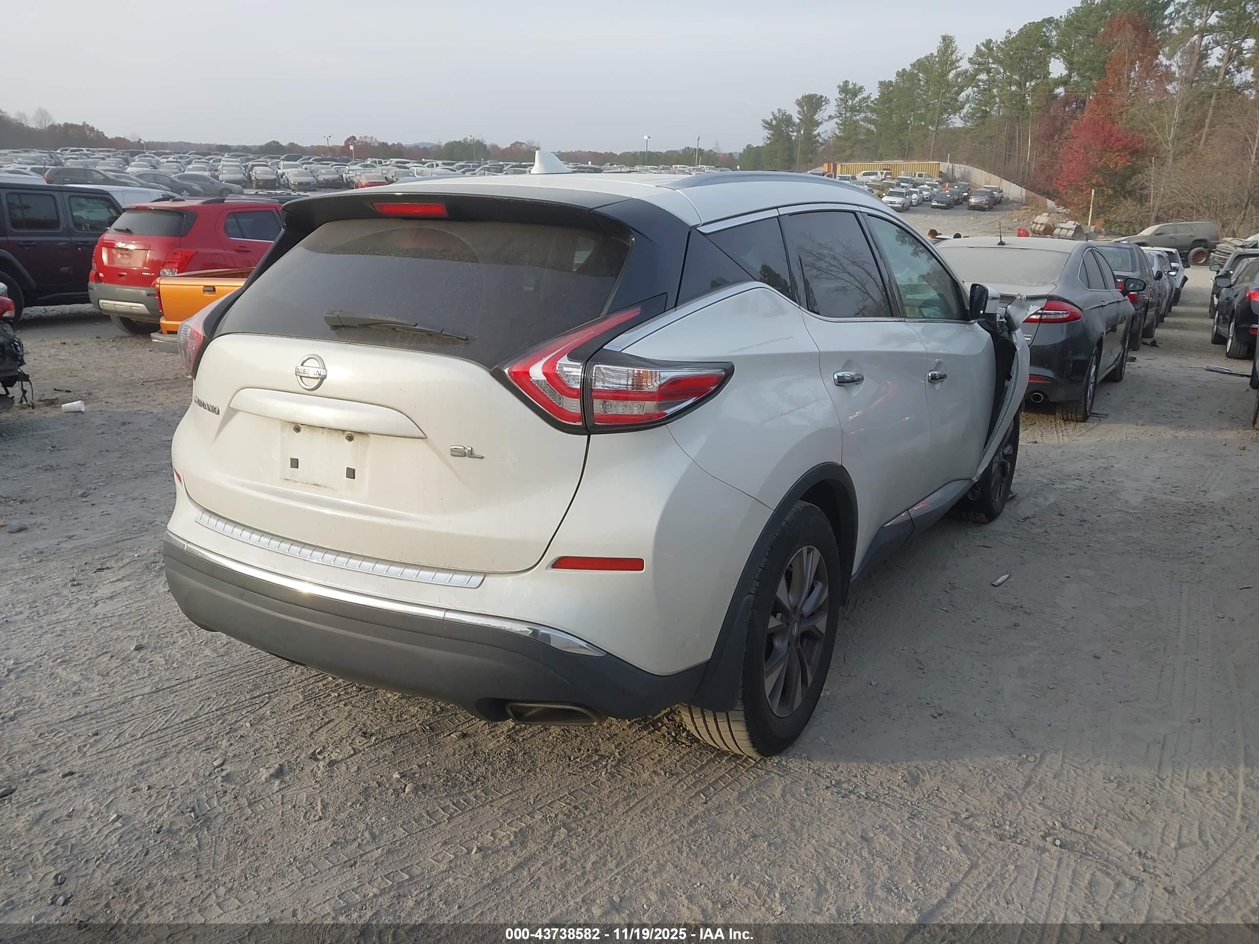 NISSAN MURANO image 4