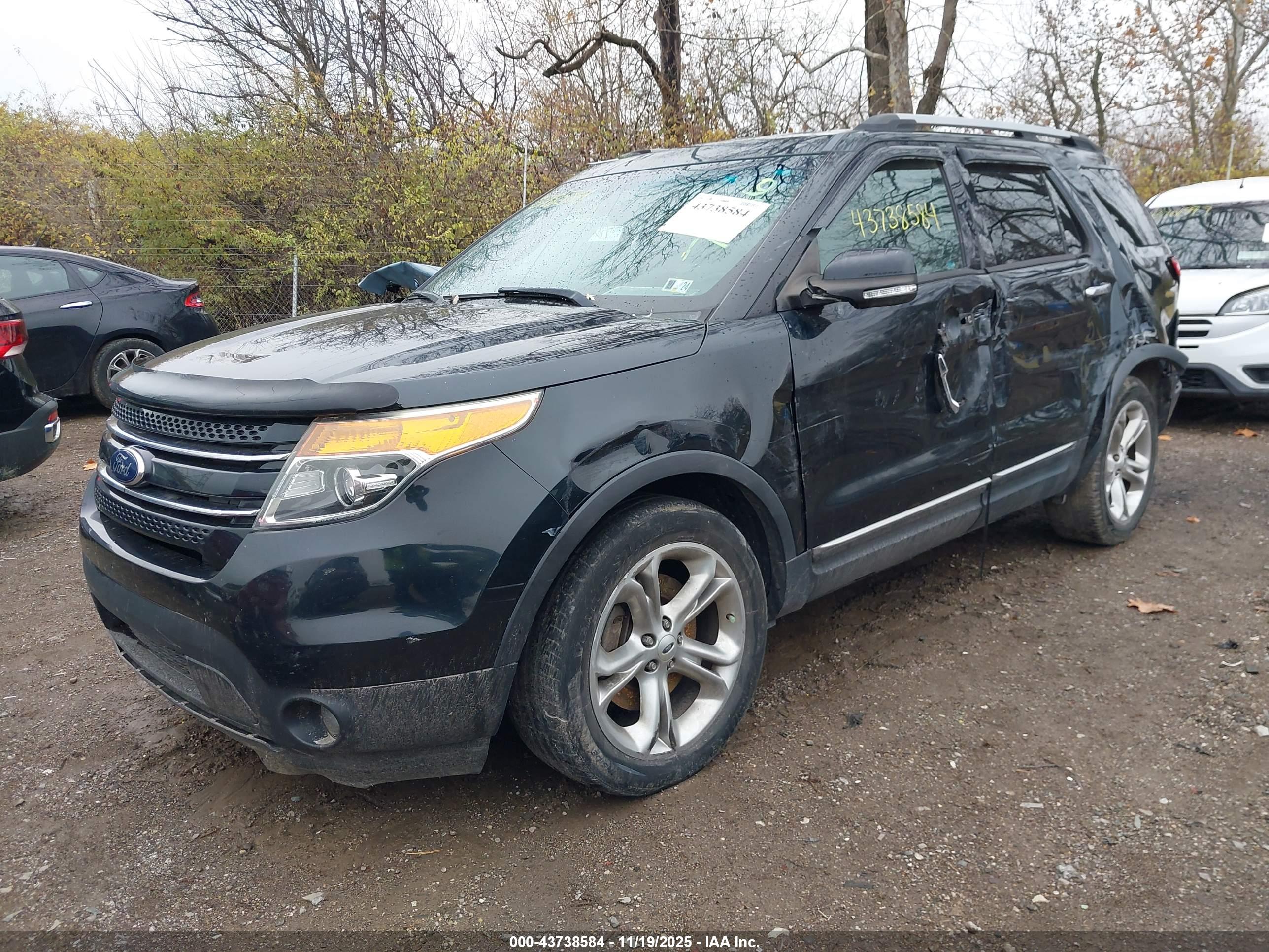 FORD EXPLORER image 2