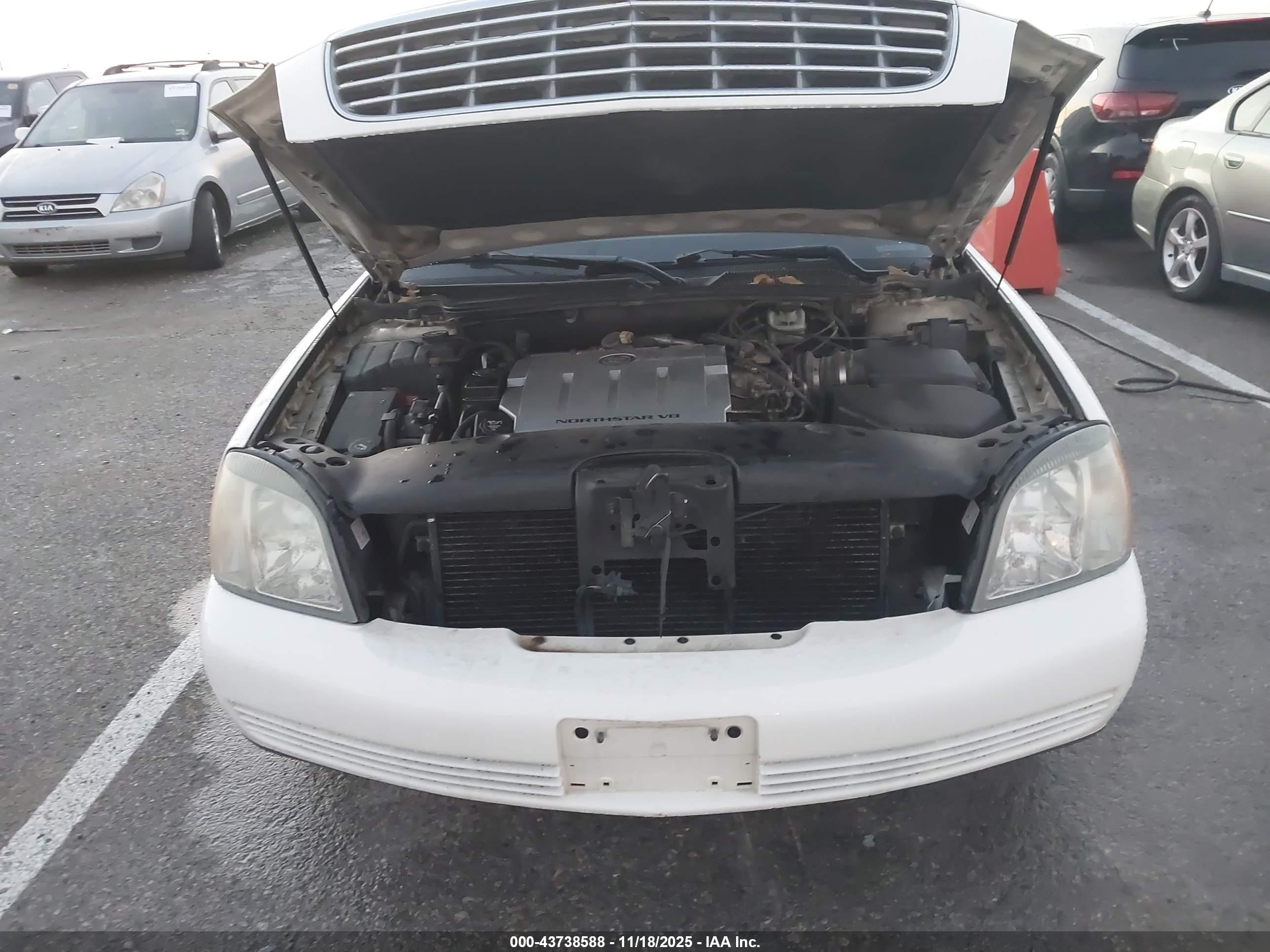 CADILLAC DEVILLE image 10