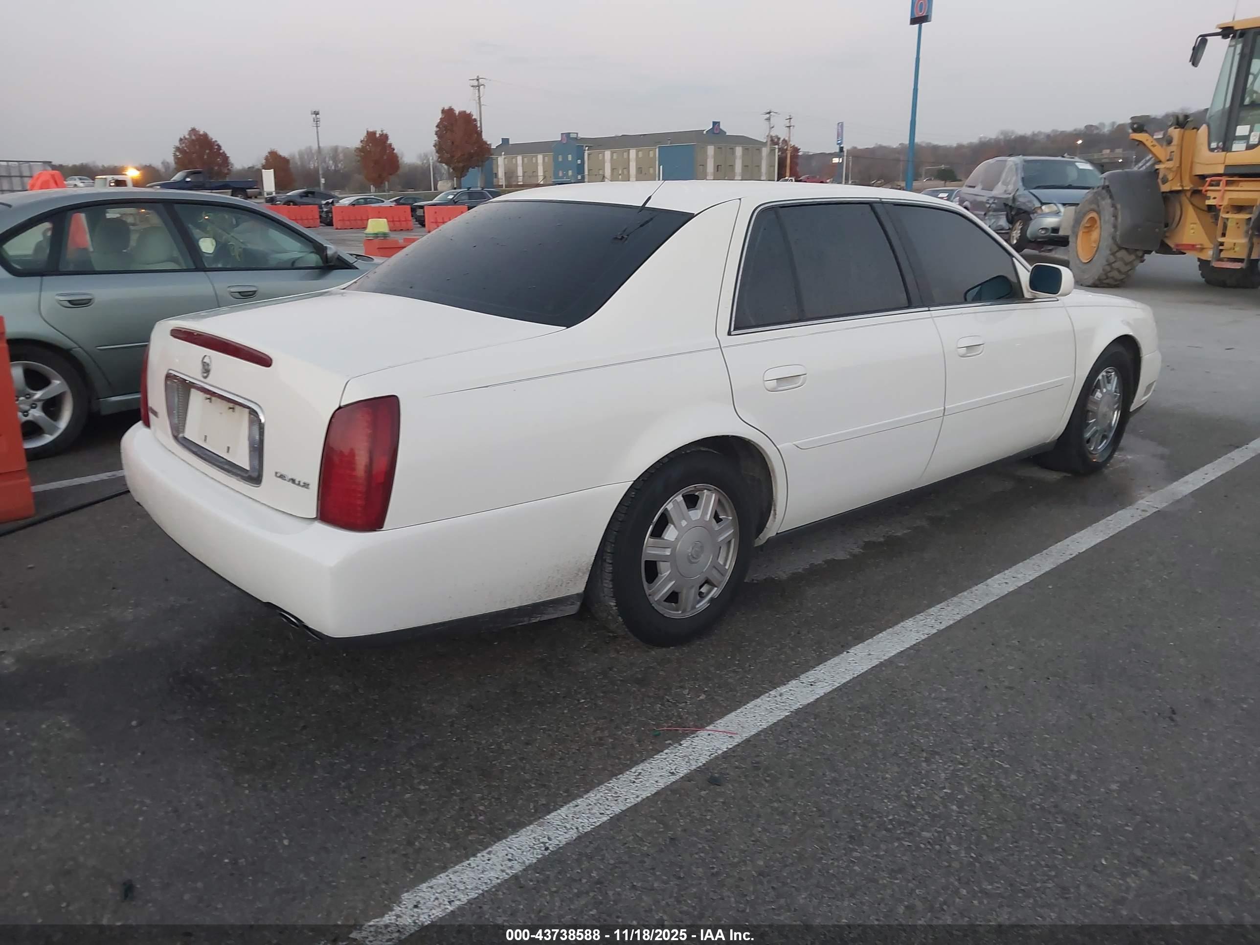CADILLAC DEVILLE image 4