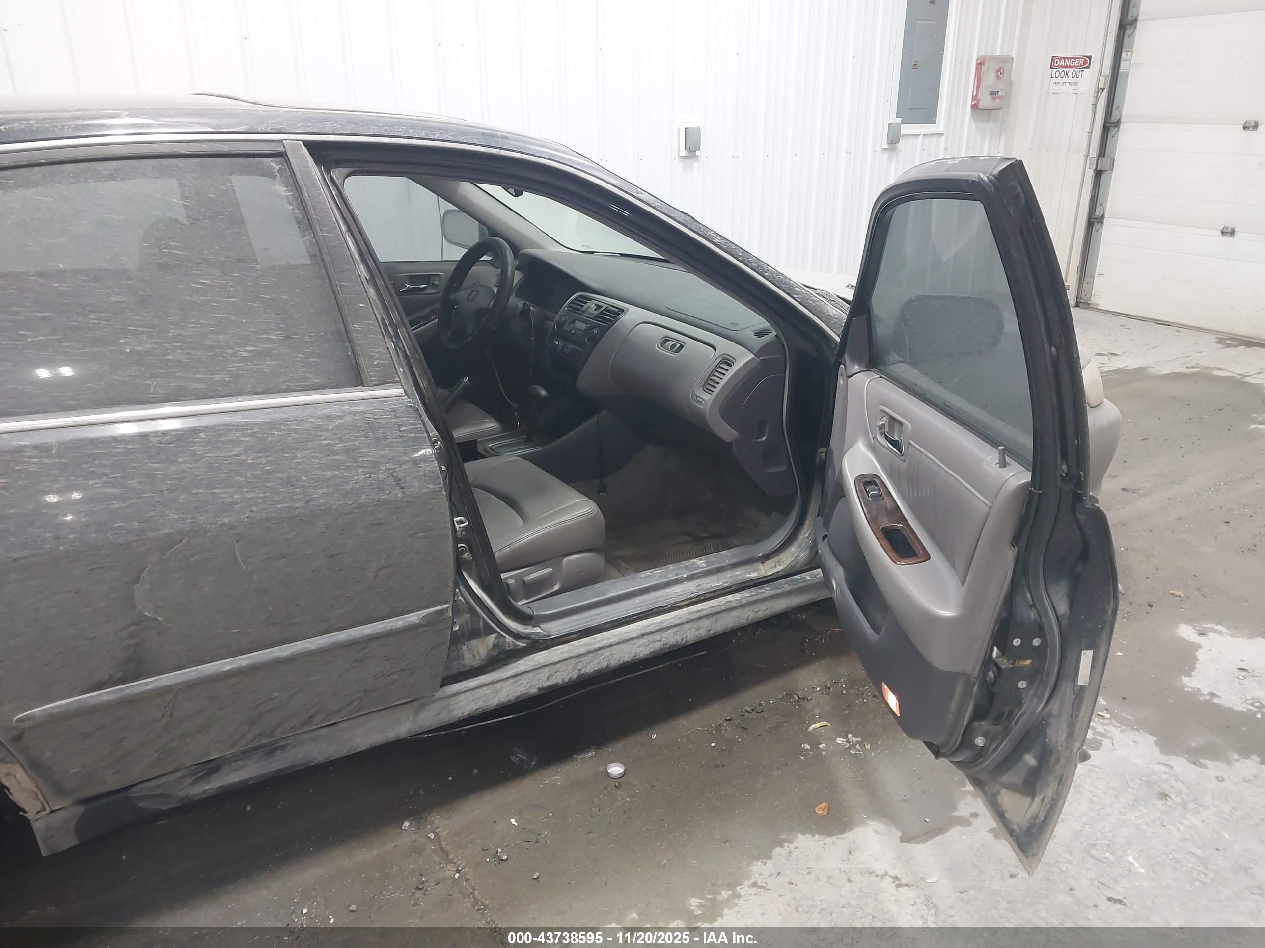 HONDA ACCORD image 5
