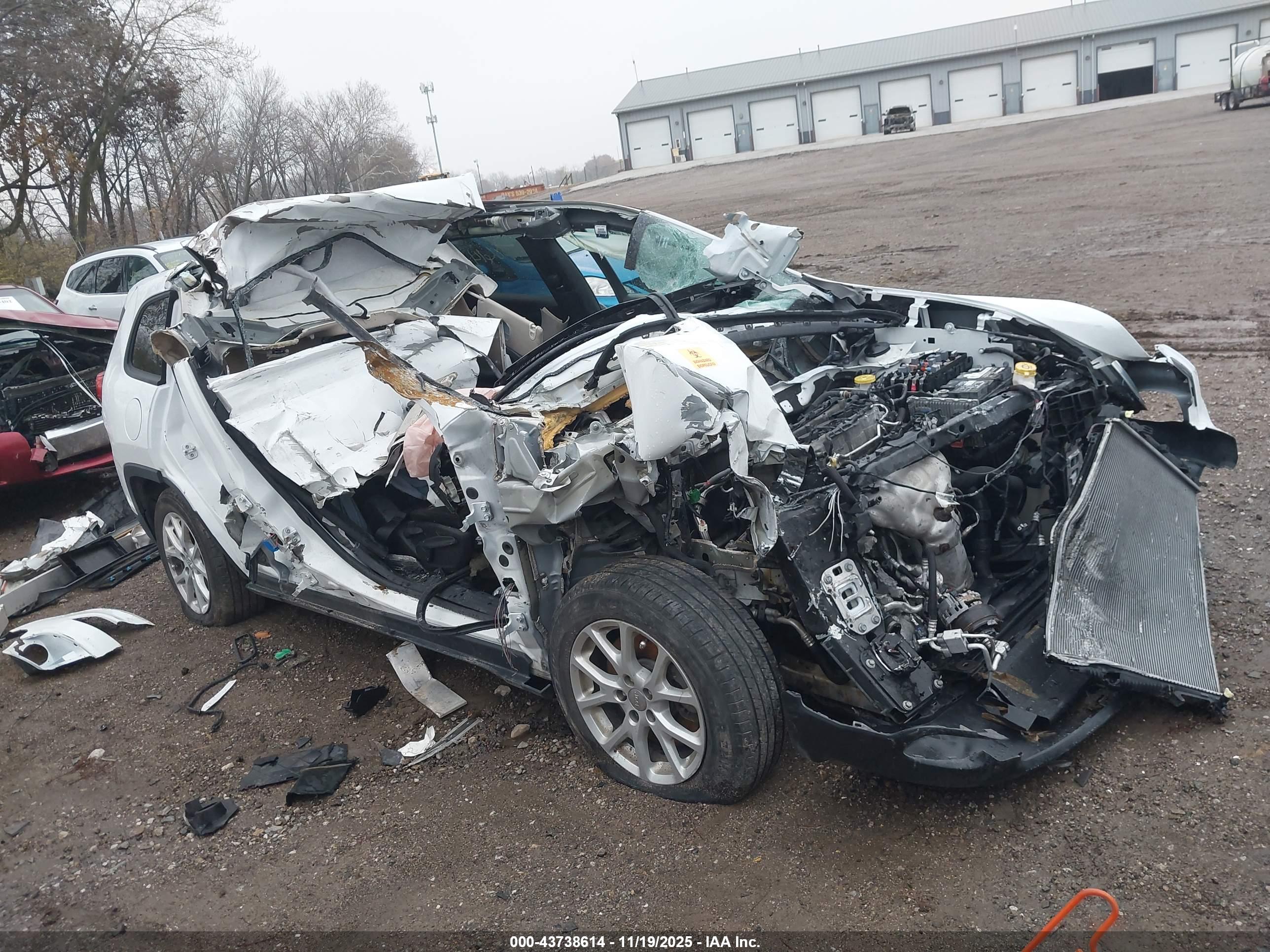 JEEP CHEROKEE image 6