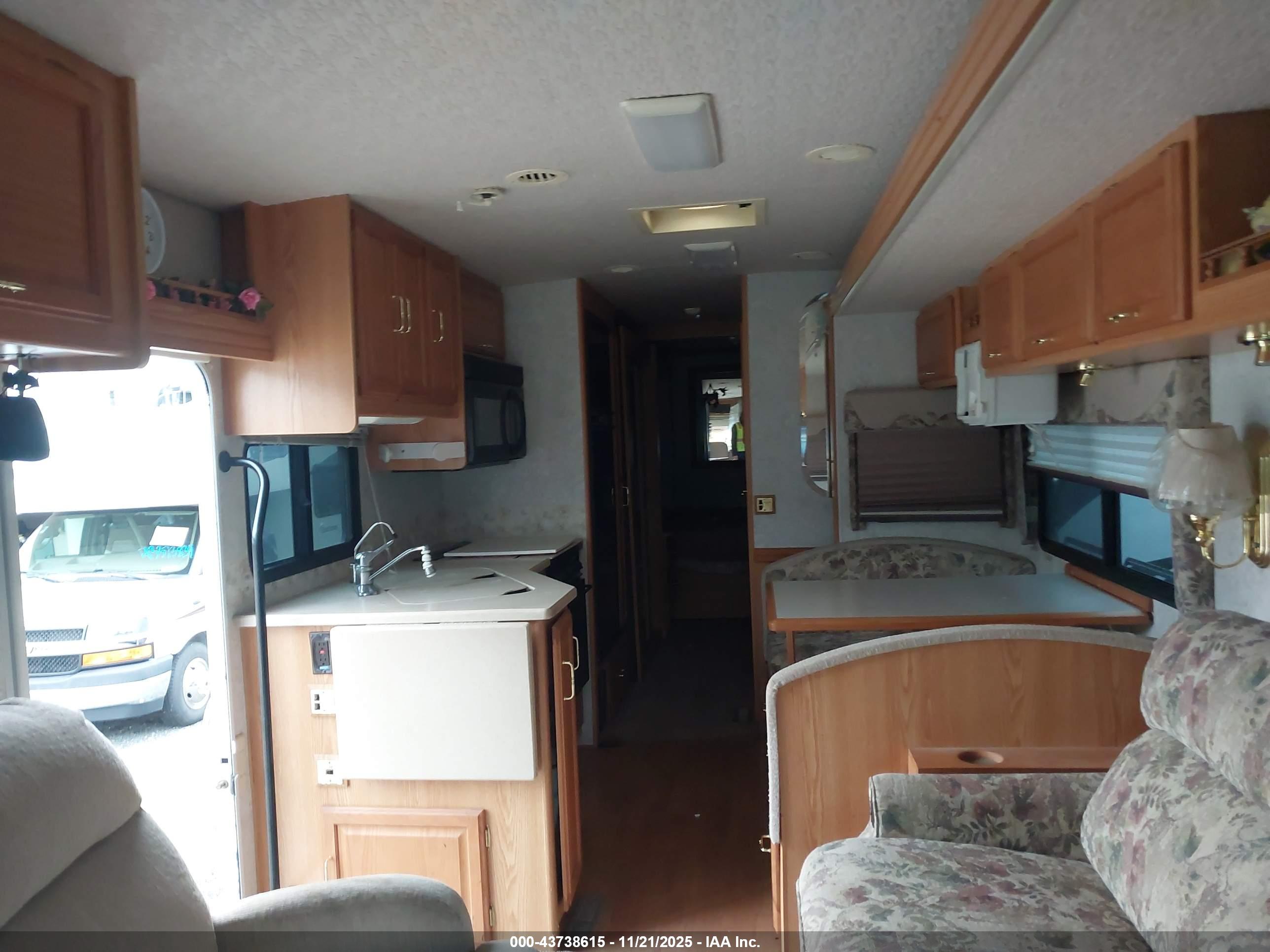 FORD F550 image 5