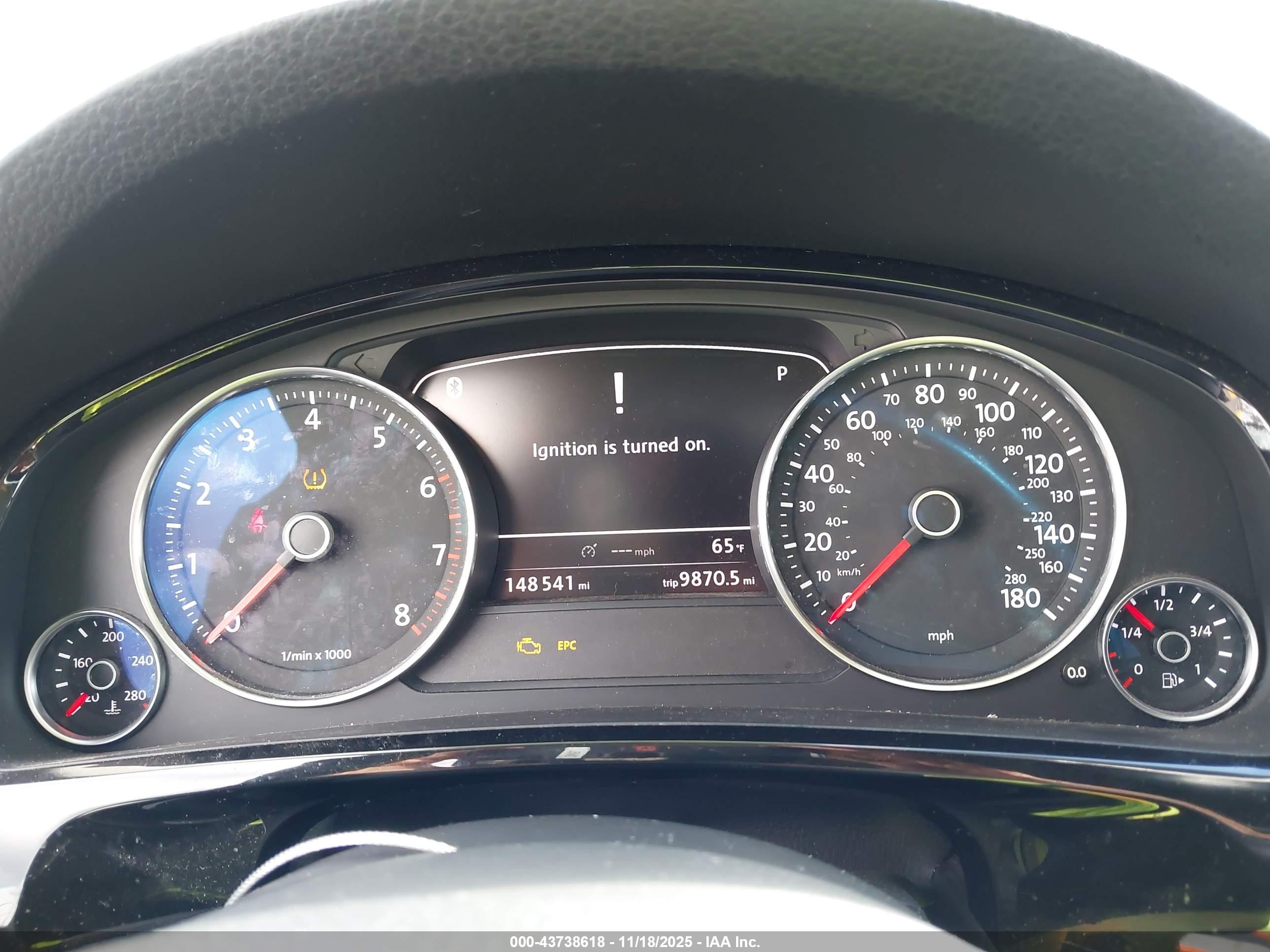 VOLKSWAGEN TOUAREG image 7