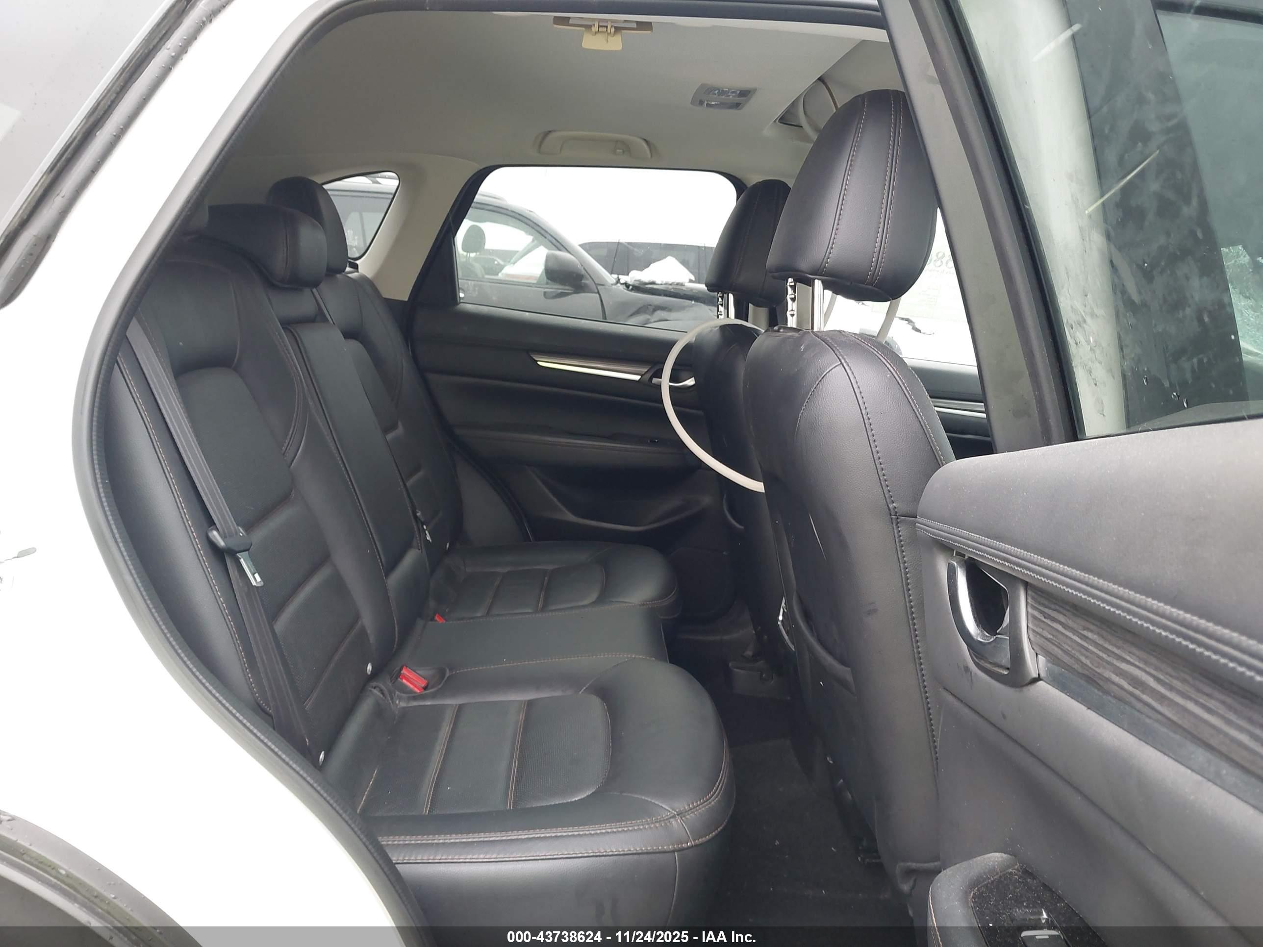 MAZDA CX-5 image 8