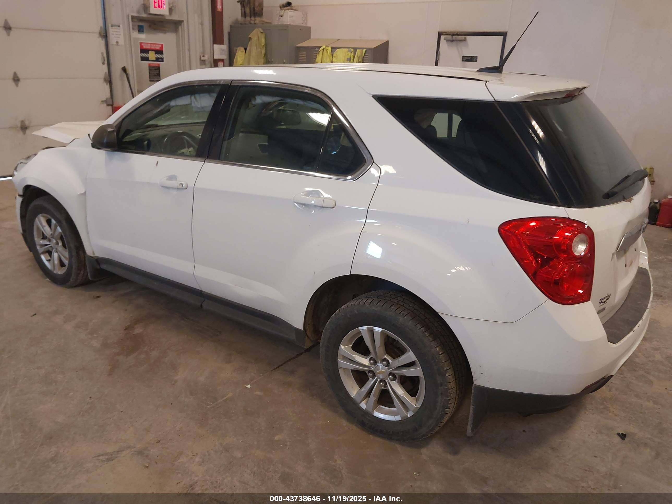 CHEVROLET EQUINOX image 3