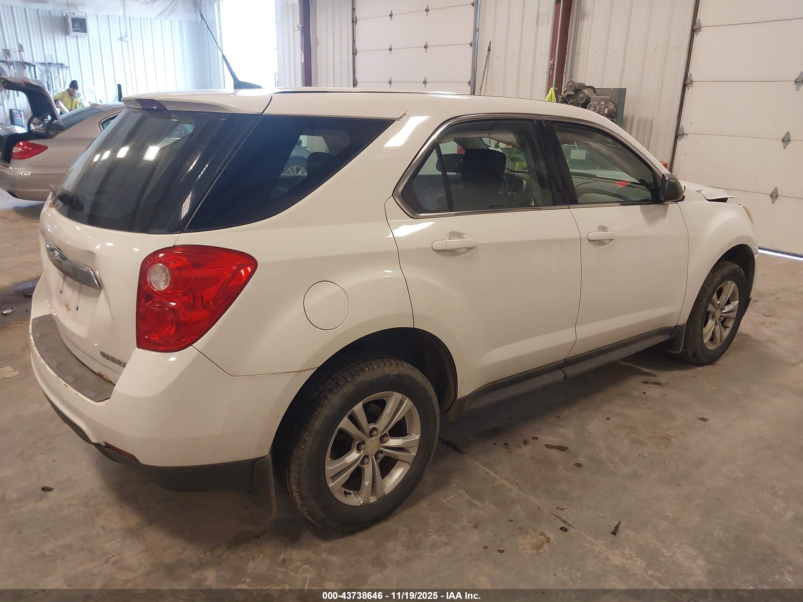 CHEVROLET EQUINOX image 4