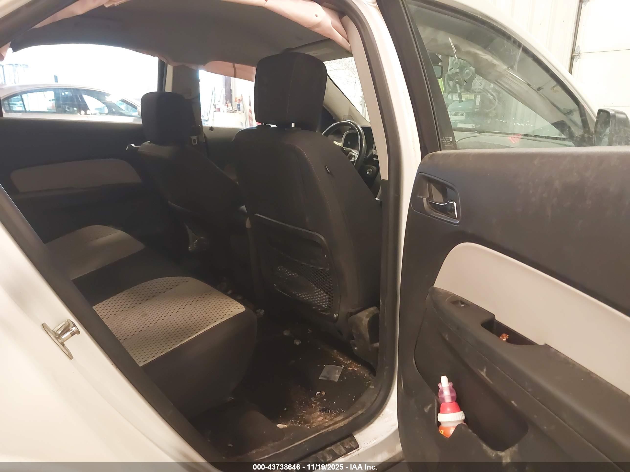 CHEVROLET EQUINOX image 8