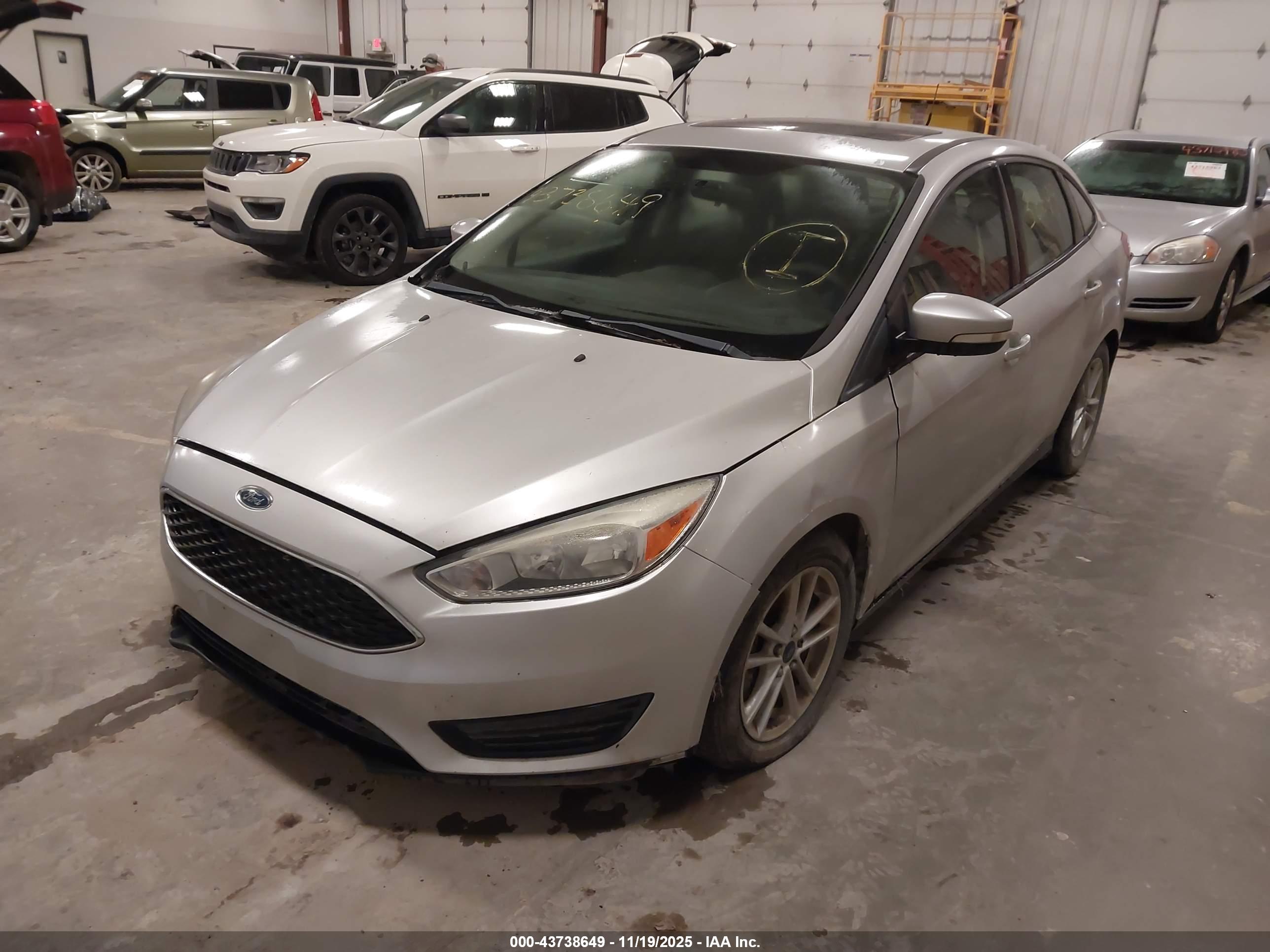 FORD FOCUS image 2