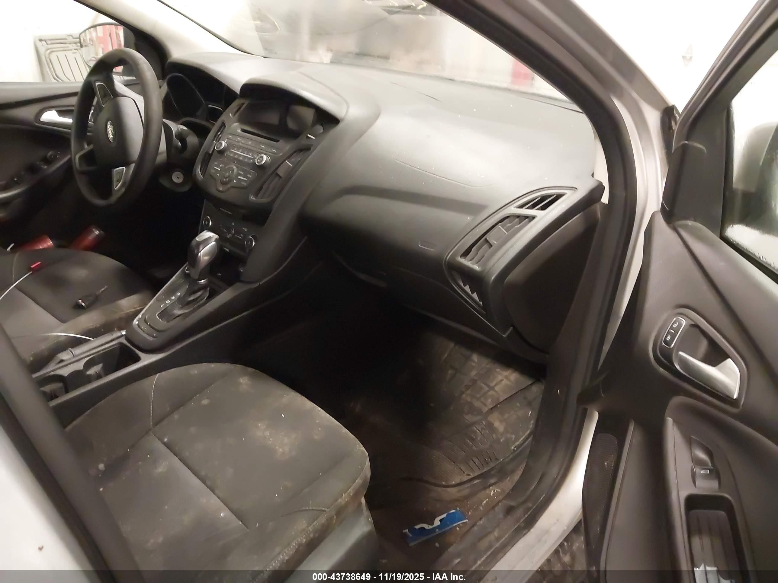 FORD FOCUS image 5