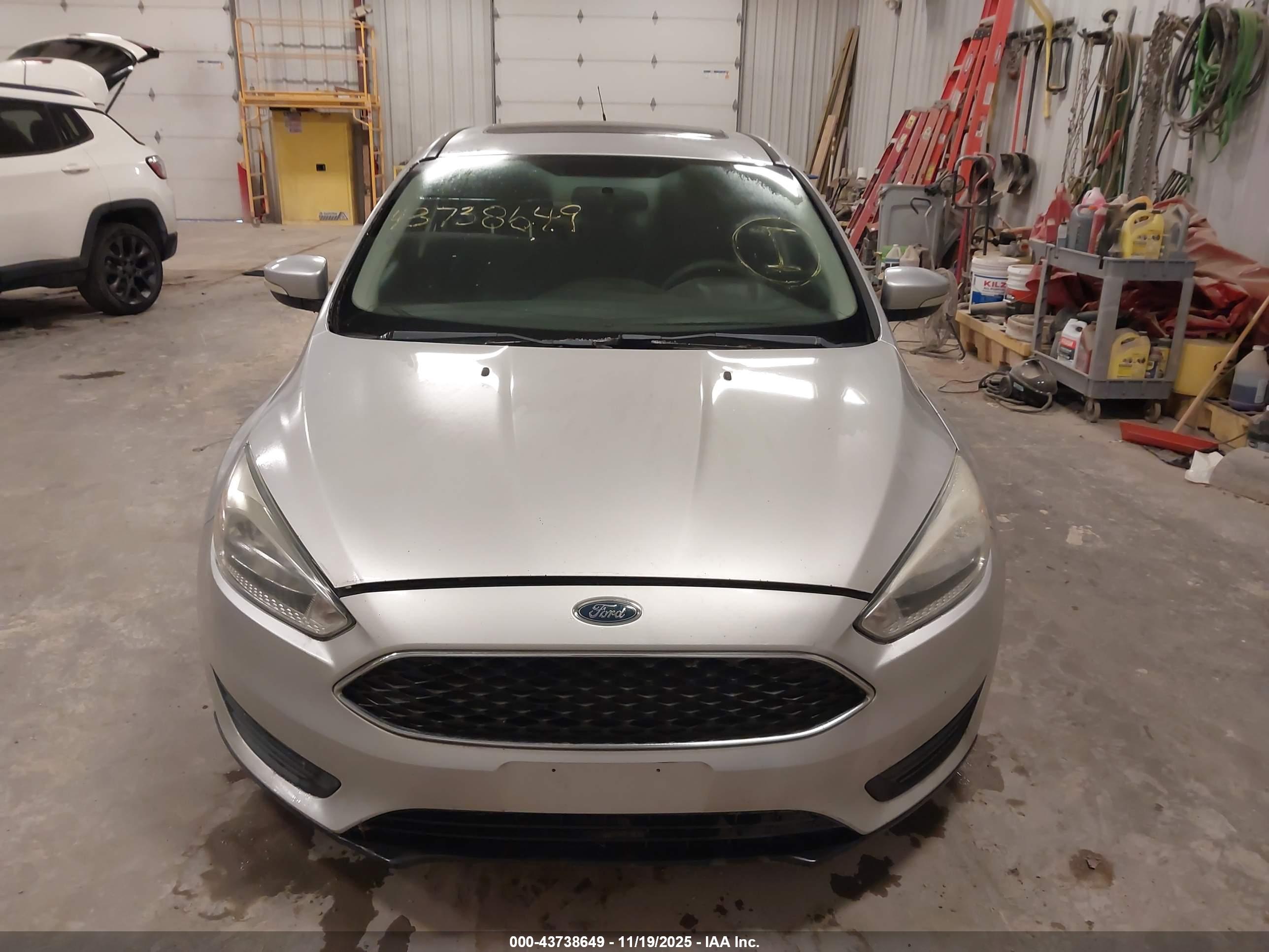 FORD FOCUS image 6