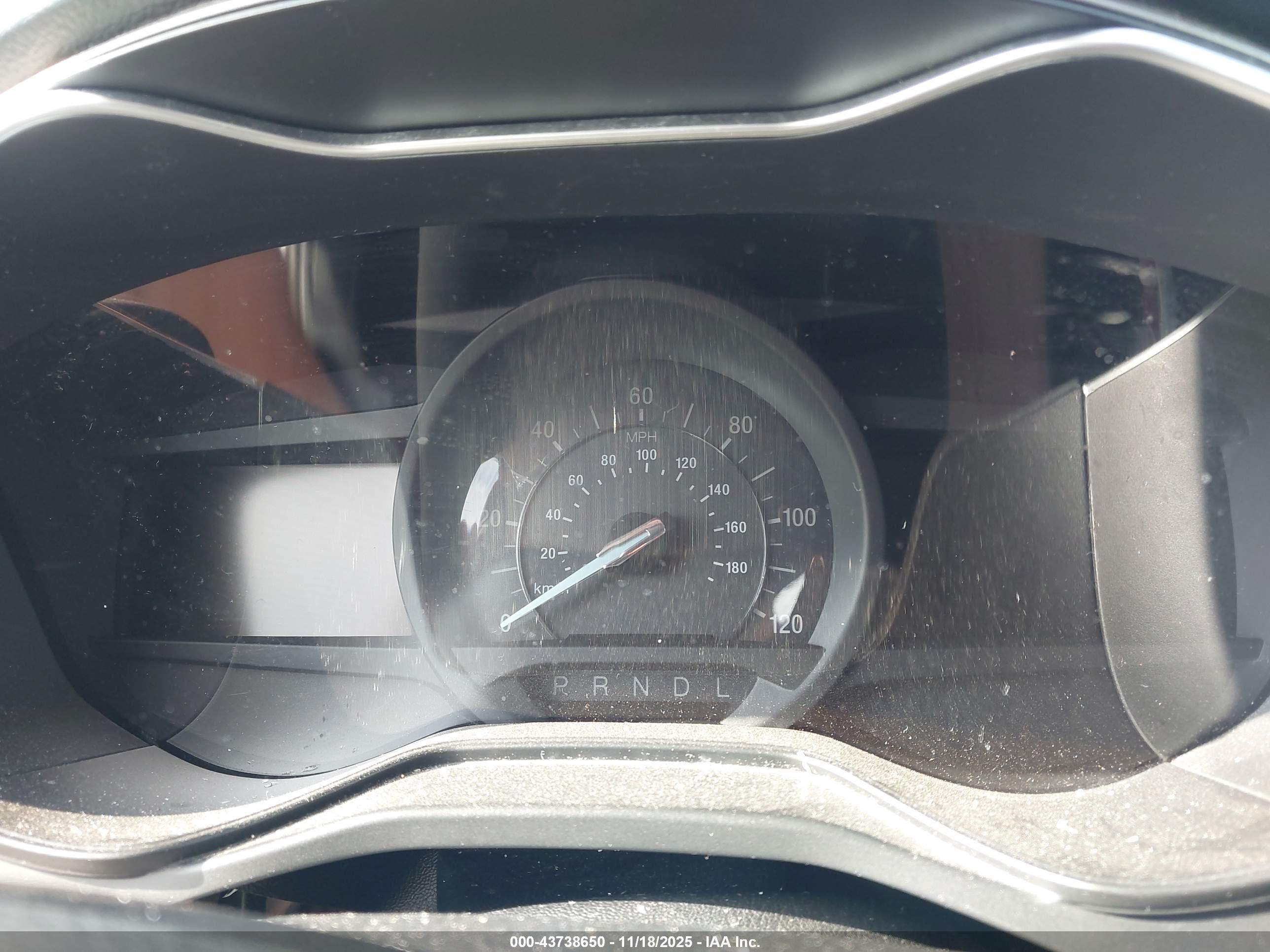 FORD FUSION image 7