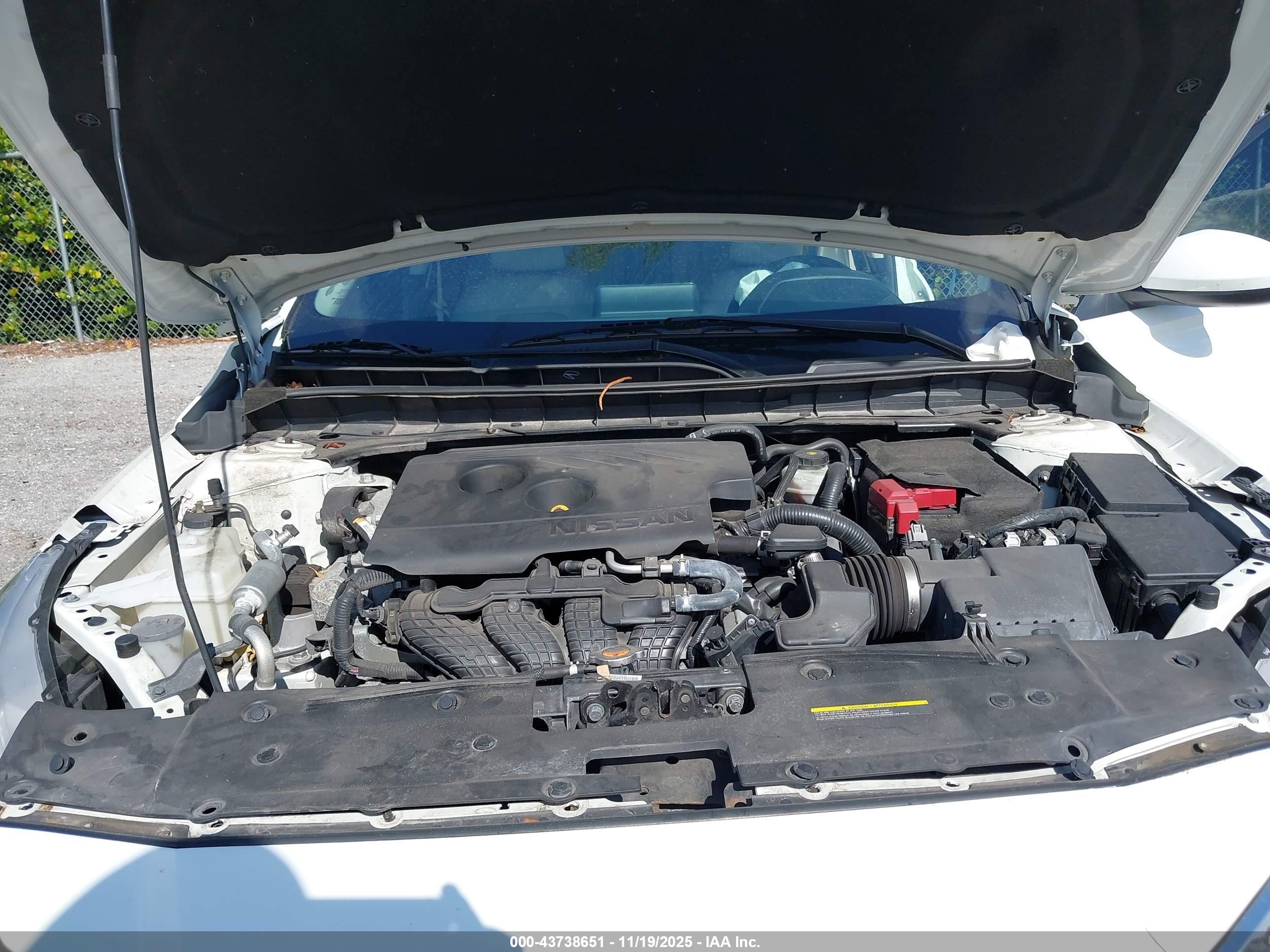 NISSAN ALTIMA image 10