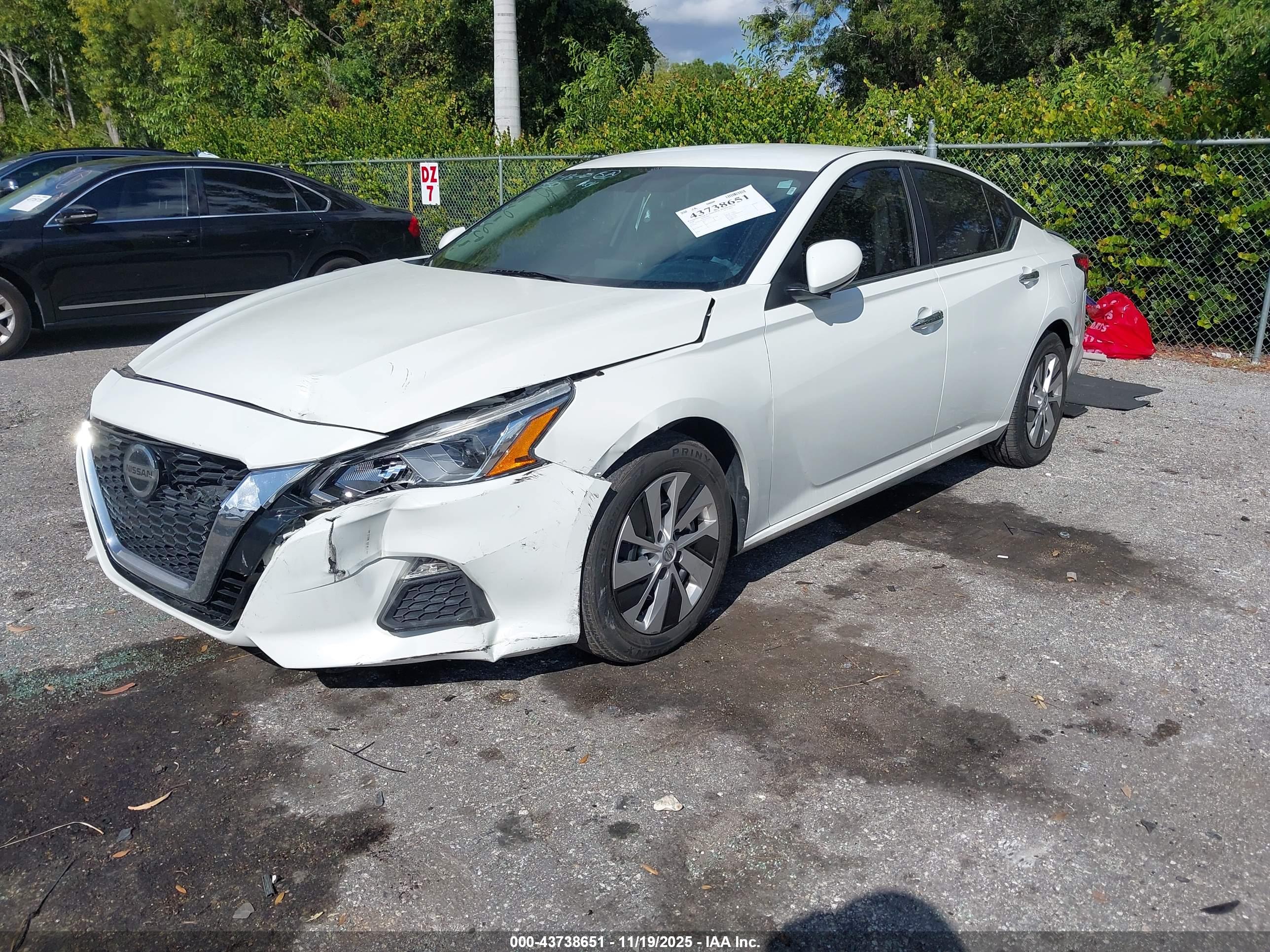 NISSAN ALTIMA image 2