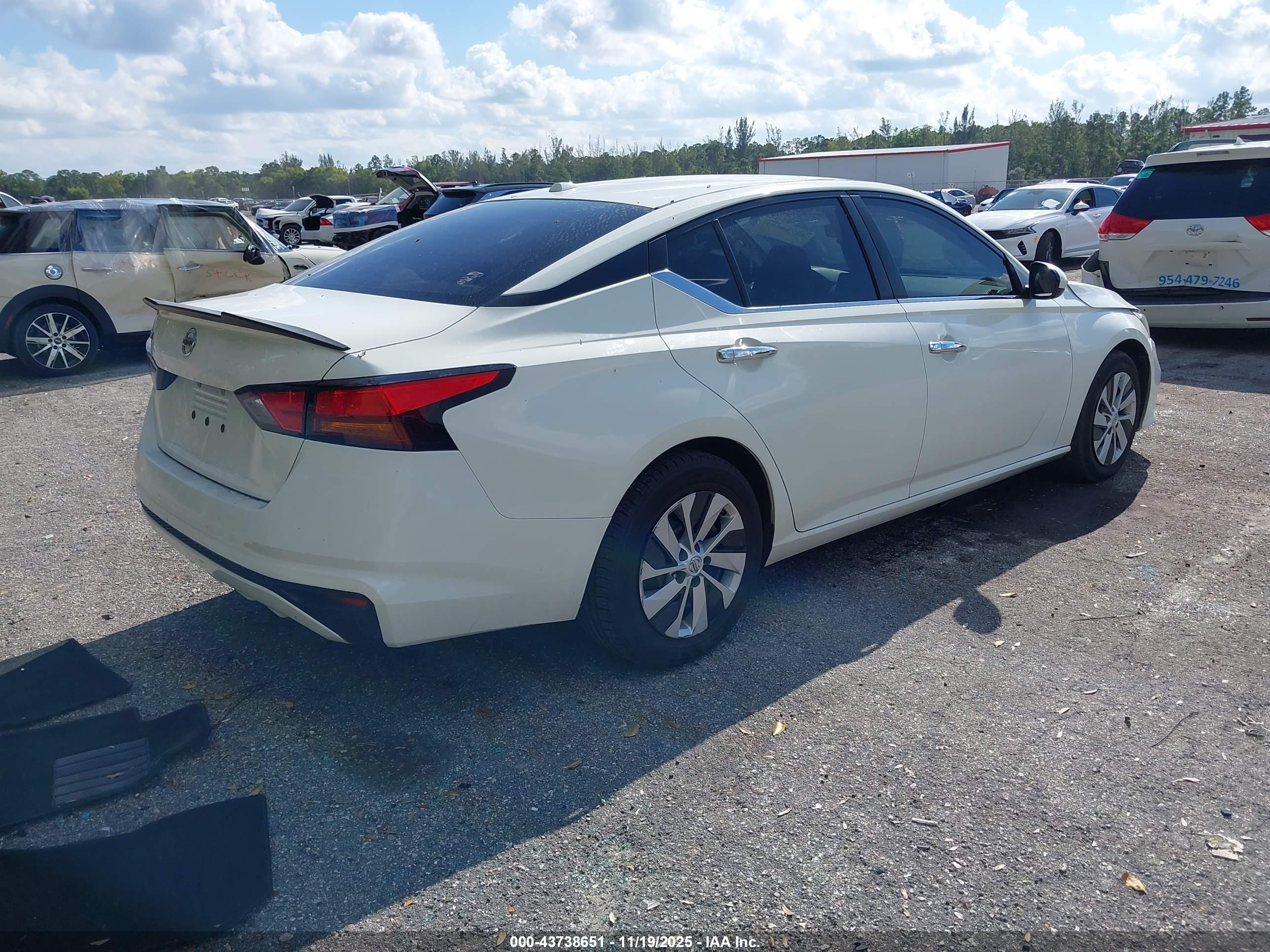 NISSAN ALTIMA image 4