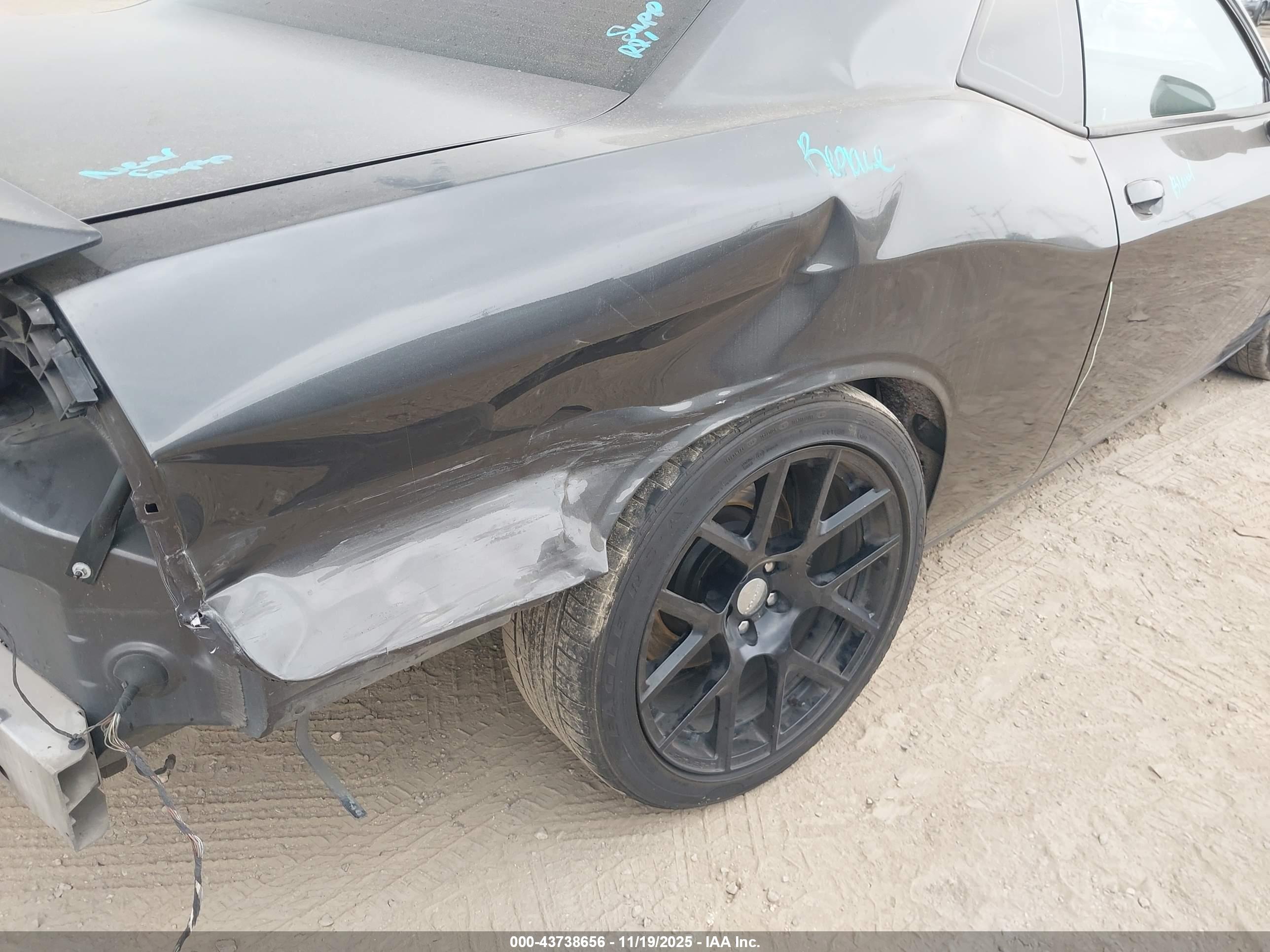 DODGE CHALLENGER image 6