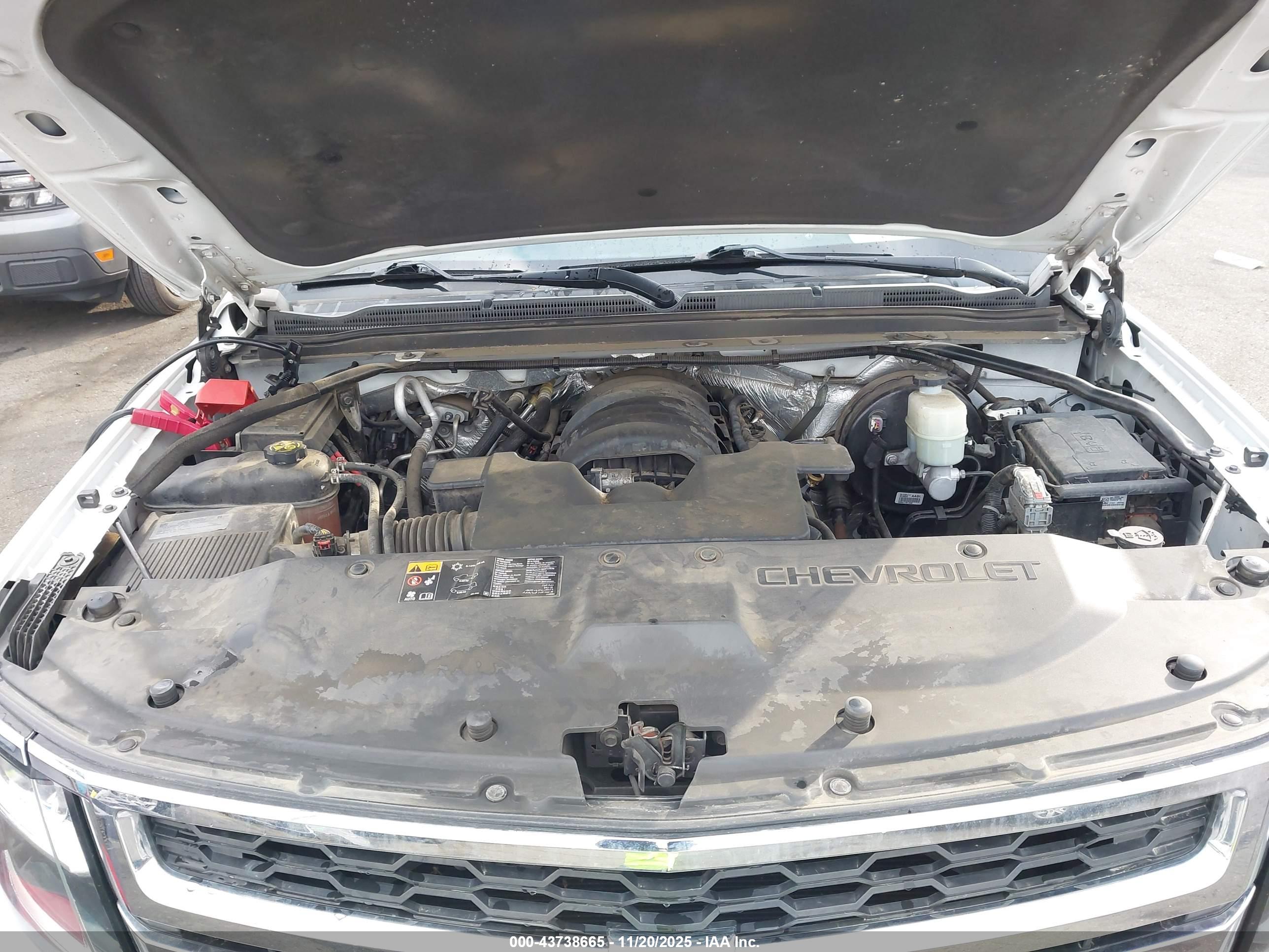 CHEVROLET SUBURBAN image 10