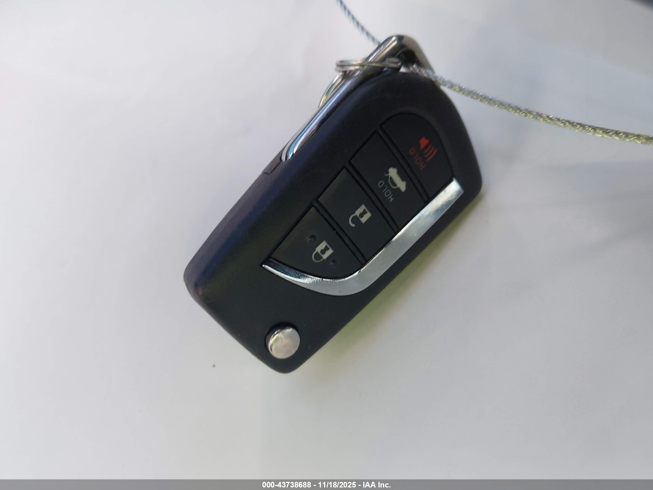 TOYOTA CAMRY image 11